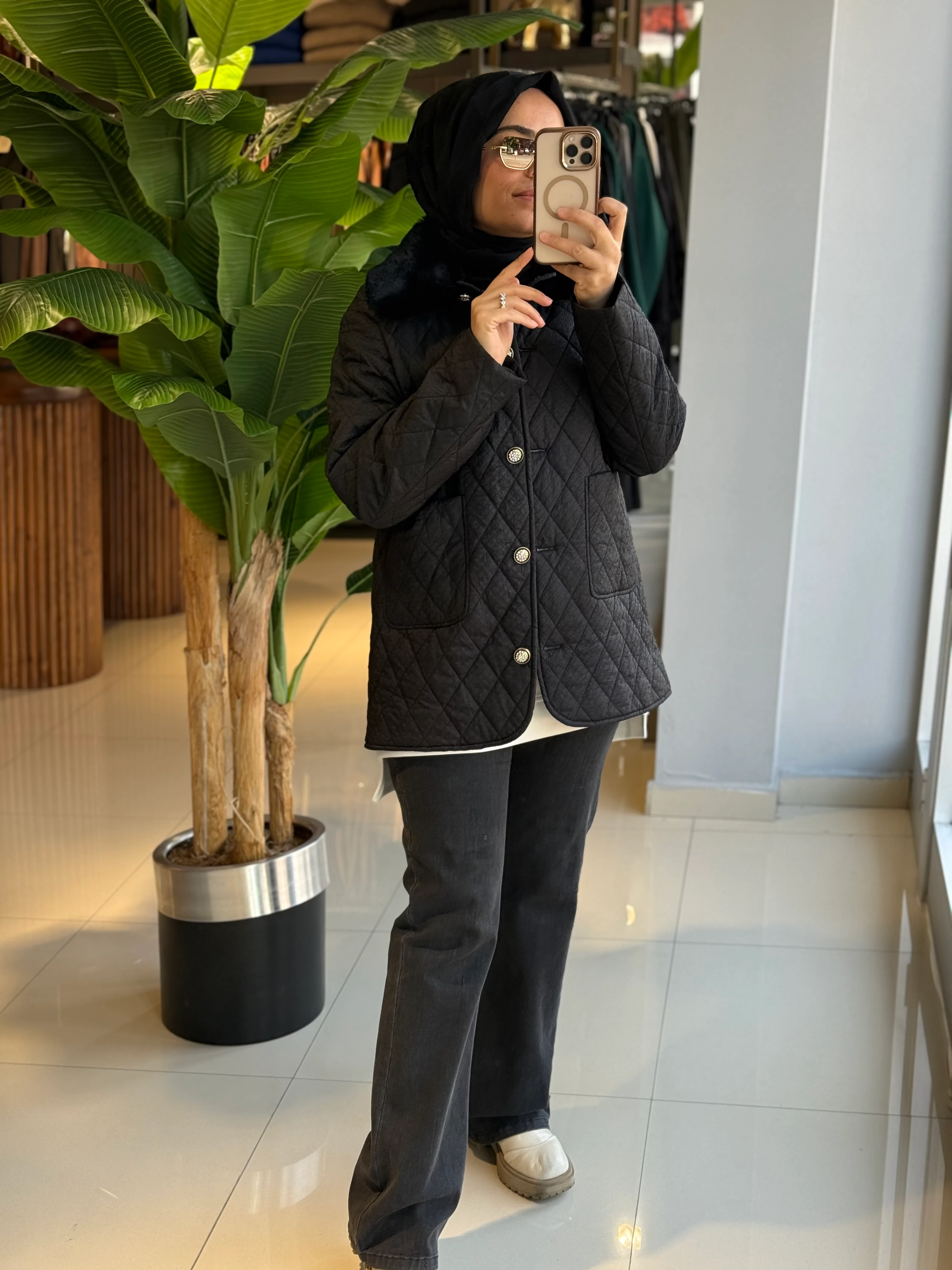 Missemramiss Kapitone Mont