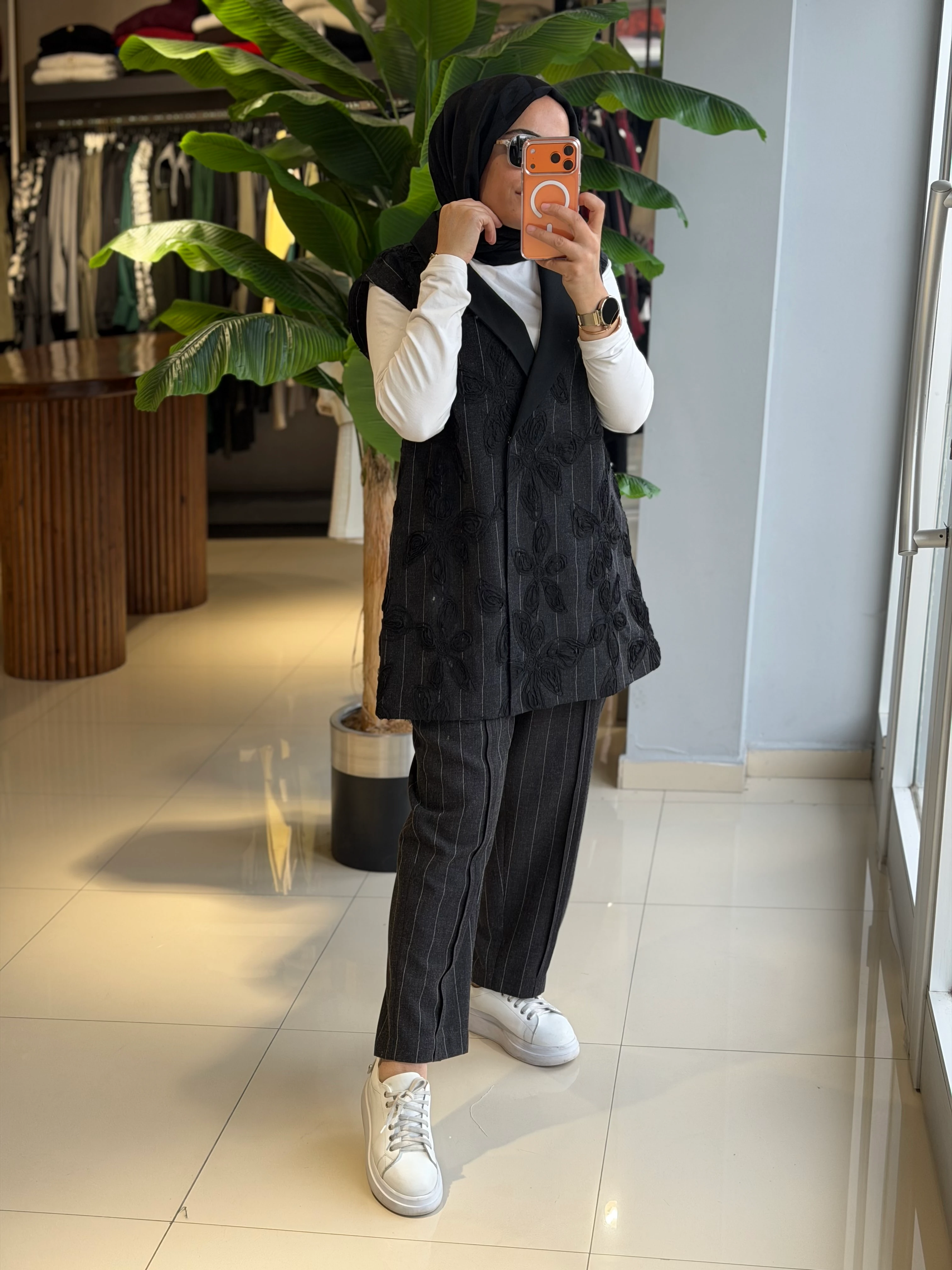 Ghisa Yelekli Takım