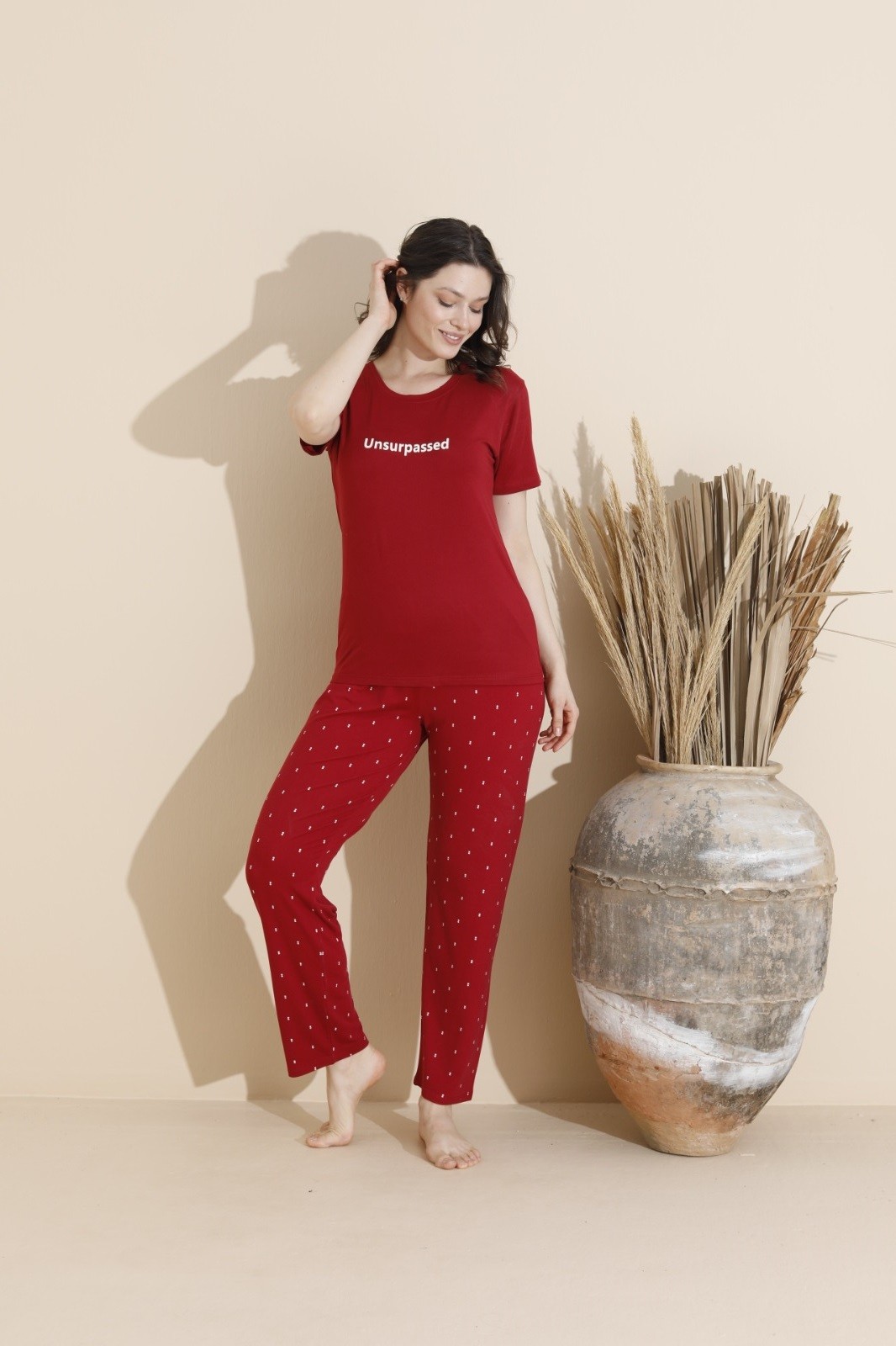 Kadın Baskılı Desenli Kısa Kollu Milan Kumaş Pijama Takımı - Kırmızı