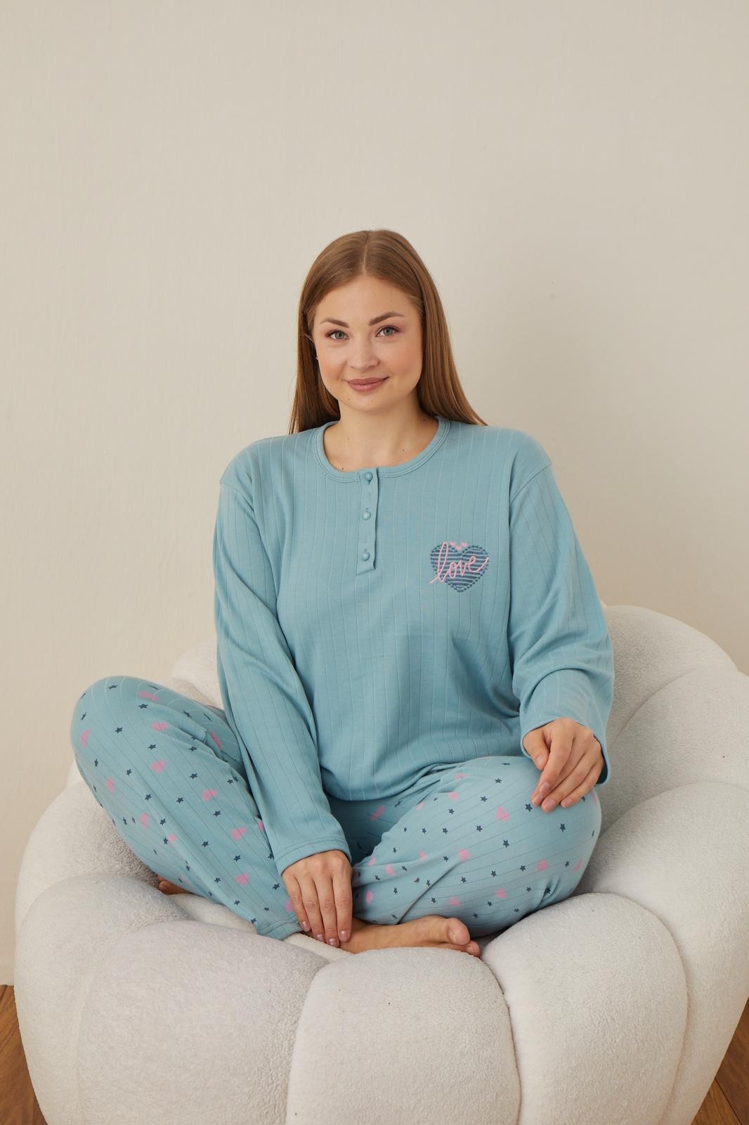 Kadın Kışlık Büyük Beden Nakışlı Desenli Yakası Düğmeli Uzun Kollu Pijama Takımı