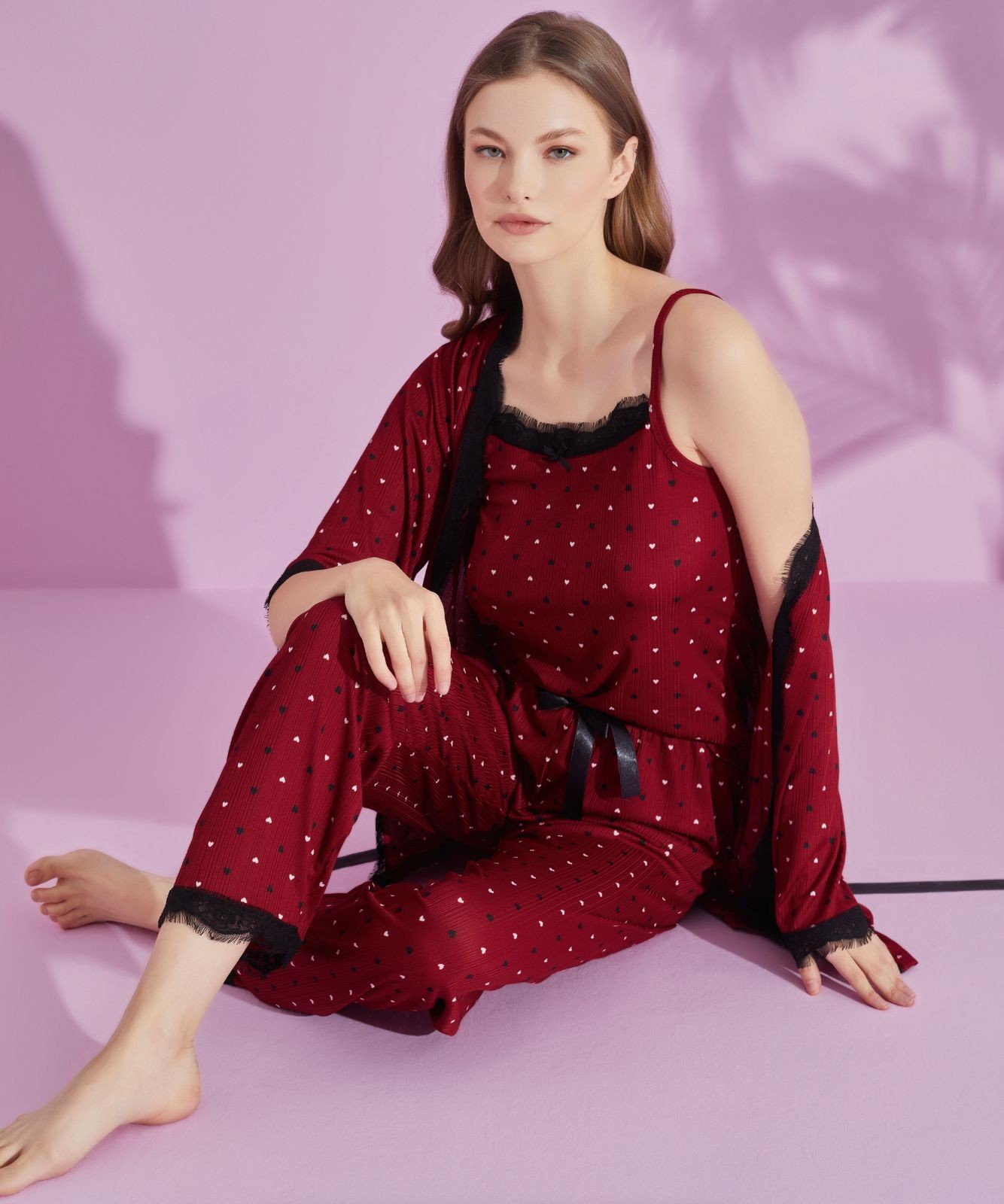Kadın Sabahlıklı Dantel Detaylı İp Askılı 3 Parça Pegasus Pijama Takımı - Bordo