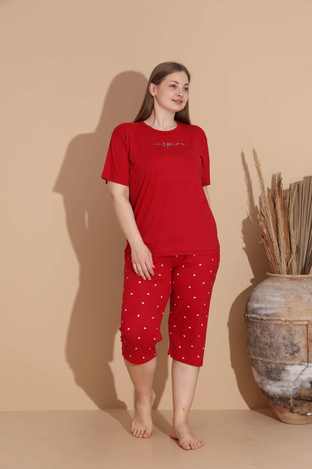 Kadın Büyük Beden Milan Kumaş Kapri Kısa Kollu Pijama Takımı - Kırmızı-2