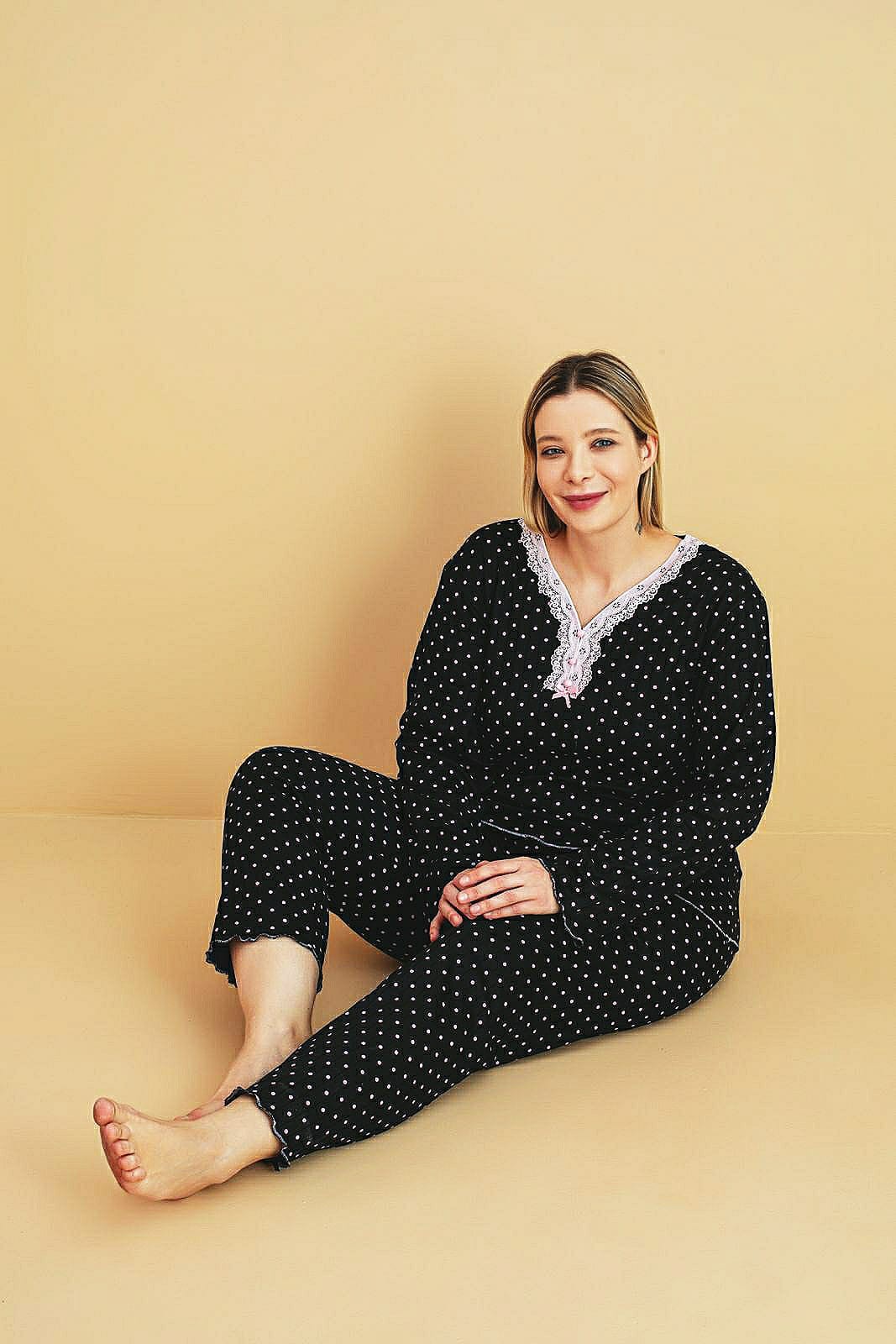 Kadın Kışlık Büyük Beden Nakışlı Desenli Yakası Düğmeli Uzun Kollu Pijama Takımı - Siyah-1