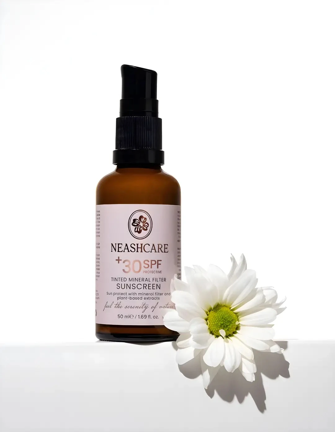 Leke Karşıtı Cilt Tonuna Uyum Sağlayan Işıltılı Mineral Filtreli Renkli 30+ SPF Güneş Koruyucu Krem 50 ml