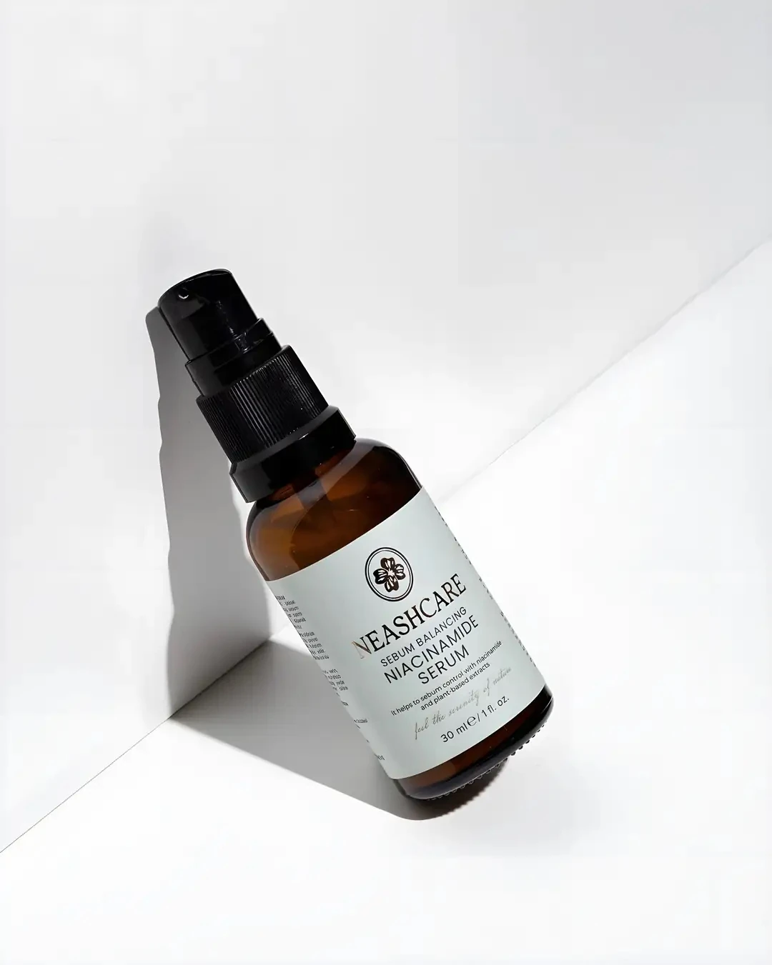 Sebum Dengeleyici ve Akne Karşıtı Gözenek Sıkılaştırıcı Niacinamide Serum 30 ml