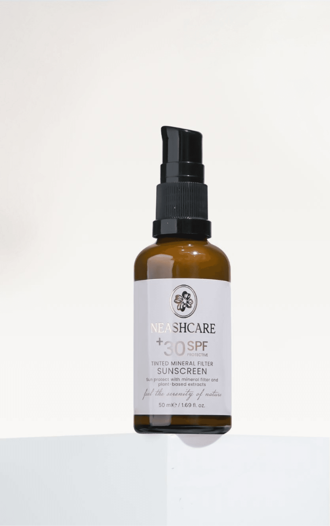 Leke Karşıtı Cilt Tonuna Uyum Sağlayan Işıltılı Mineral Filtreli Renkli 30+ SPF Güneş Koruyucu Krem