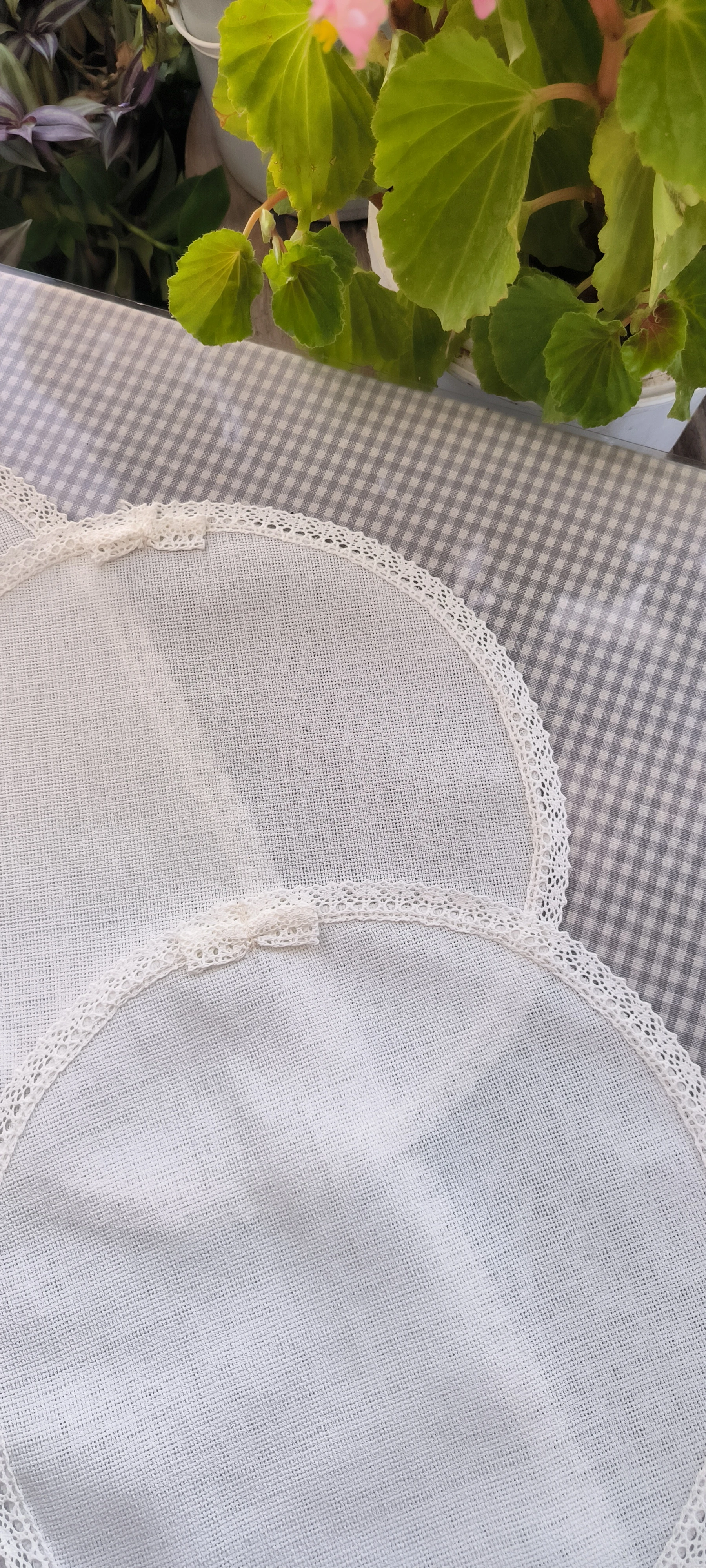 Yatak odası takımı işlenebilir kırık beyaz güpürlü 