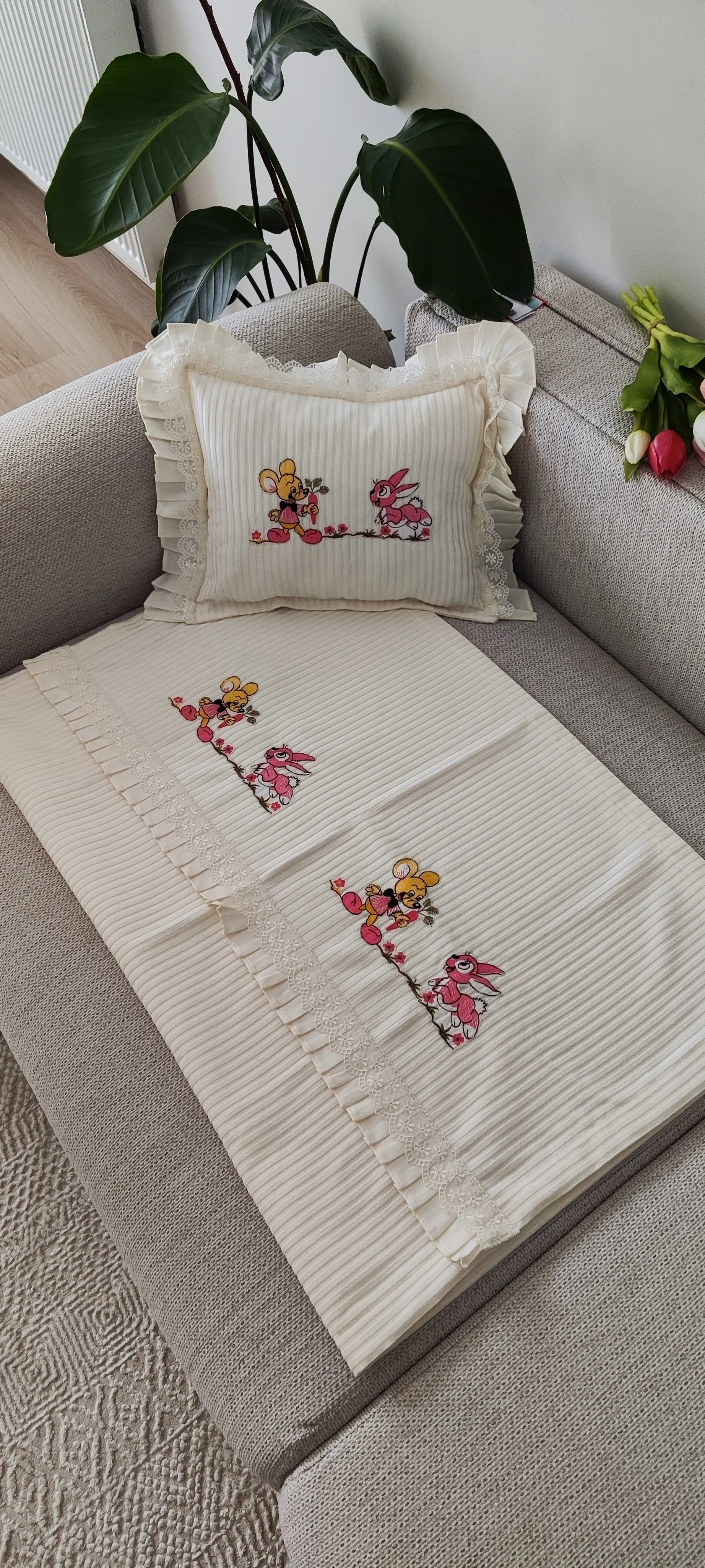 Bebek pikesi ve yastığı / nakışlı pikolu 