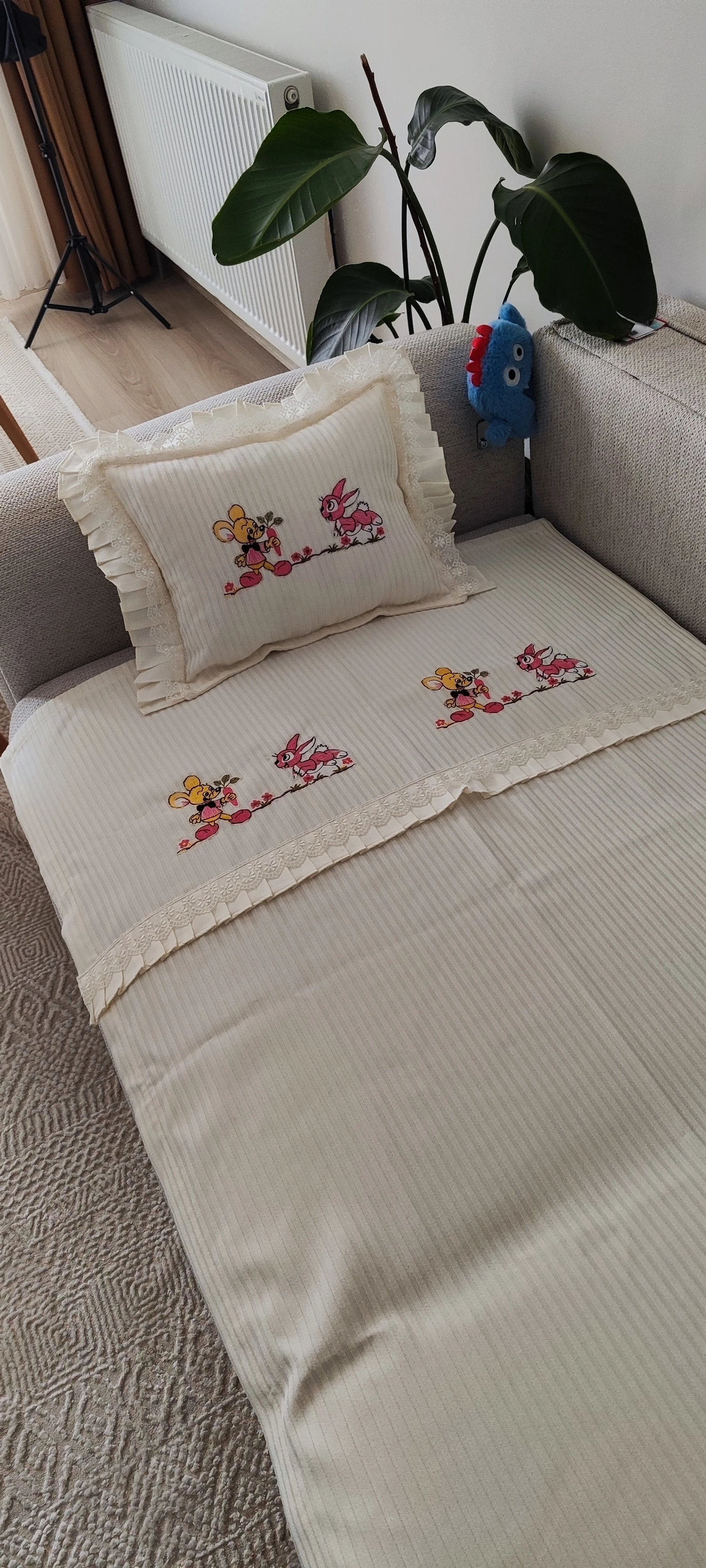 Bebek pikesi ve yastığı / nakışlı pikolu 