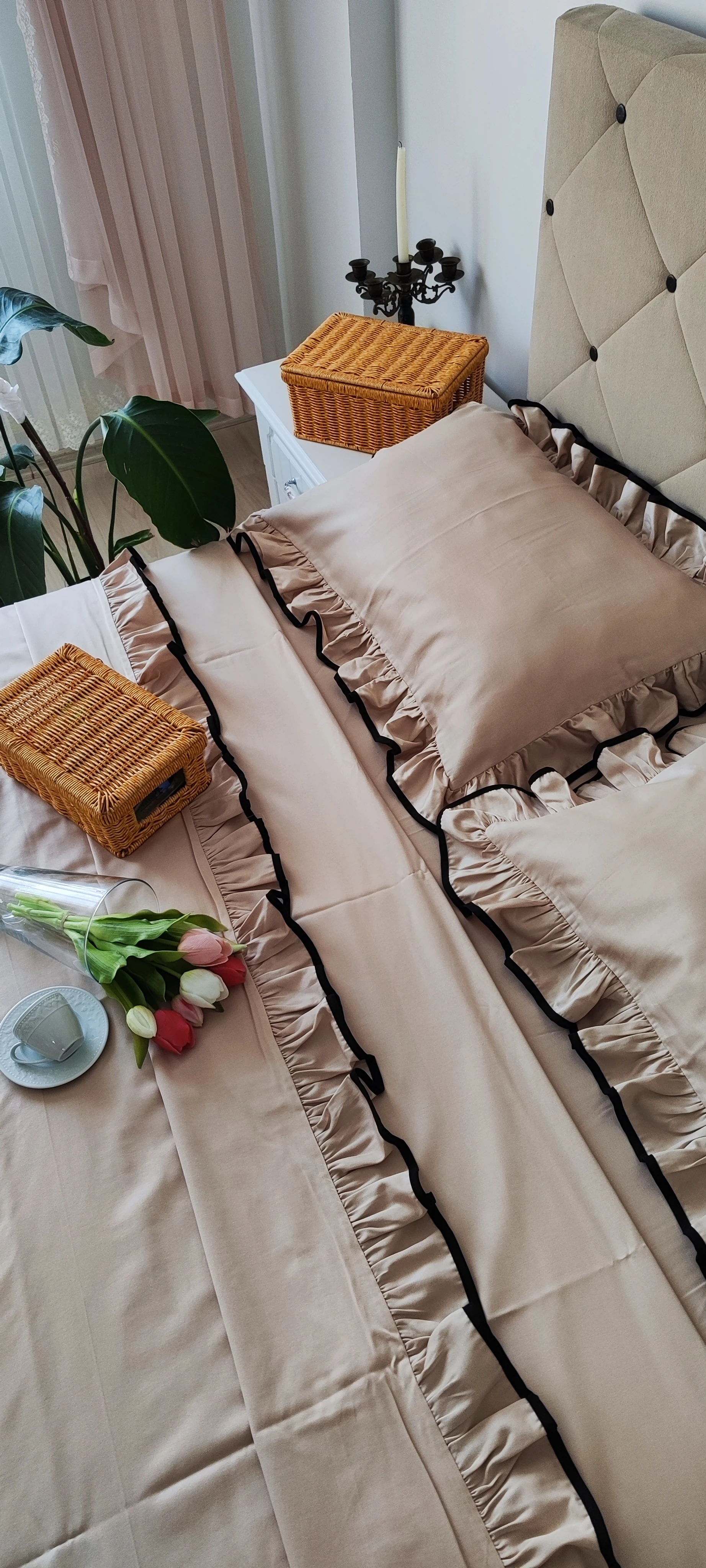 Fırfırlı Nevresim Takımı / Bej pamuklu saten 