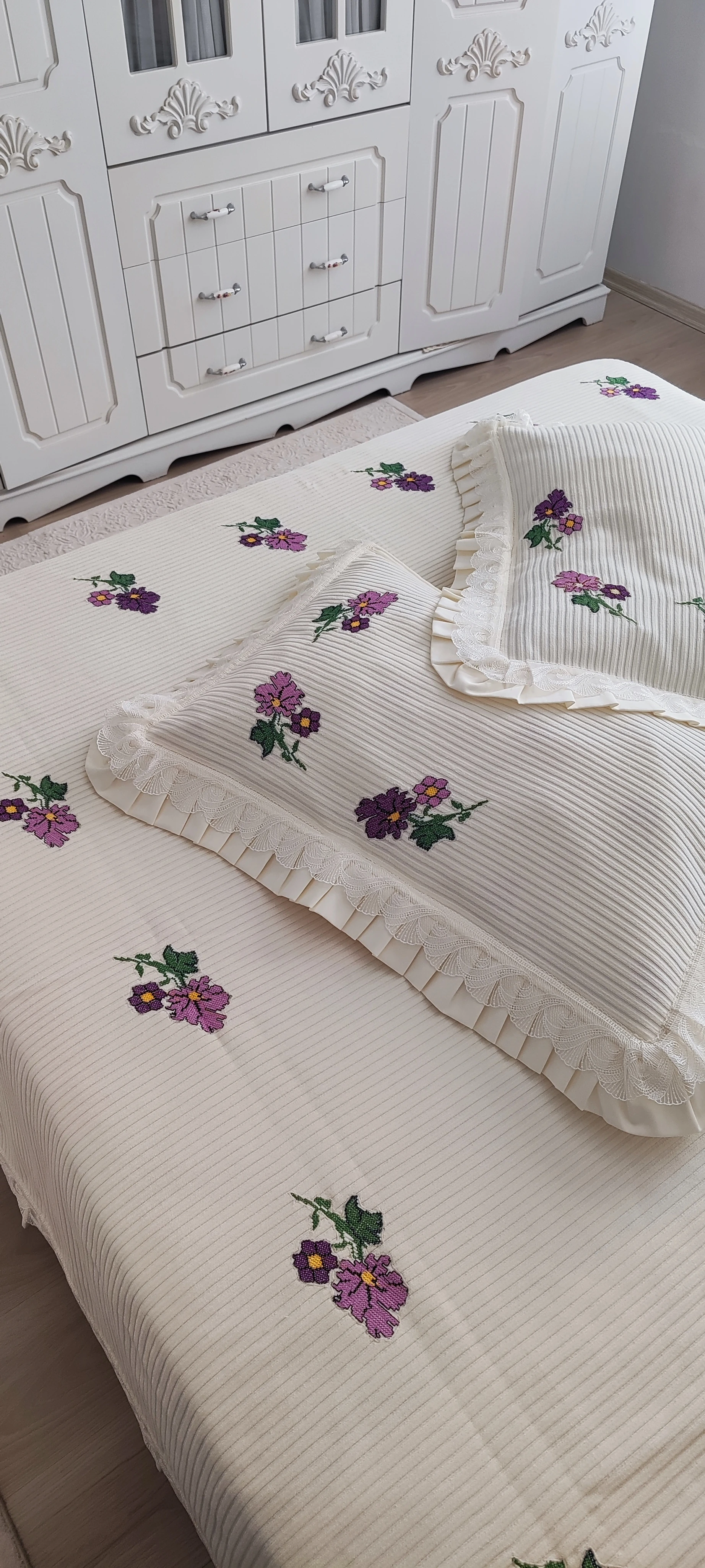 Pike takımı / Kanaviçe motif nakışlı/ 3 parça 