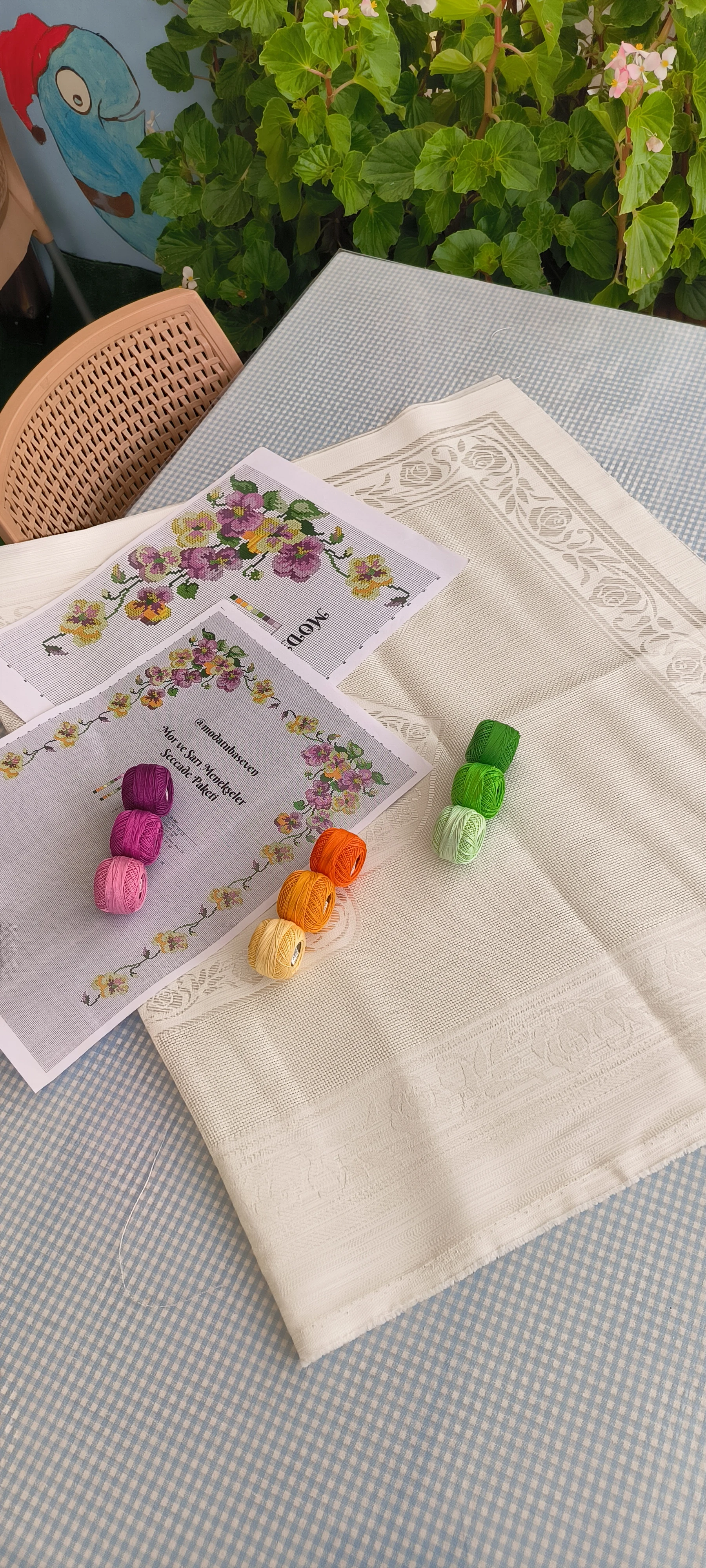 Seccede işleme kiti/ Mor ve Sarı menekşeler 