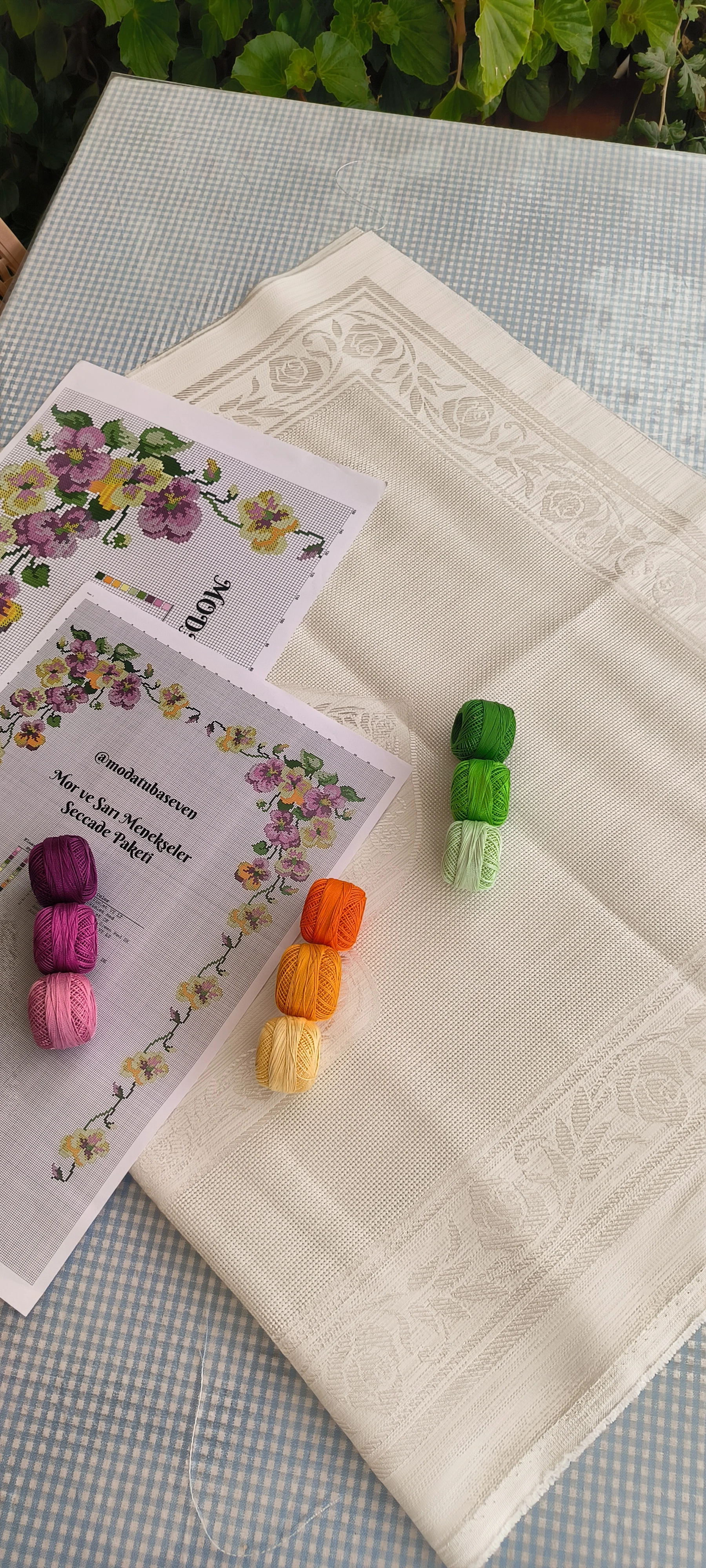 Seccede işleme kiti/ Mor ve Sarı menekşeler 