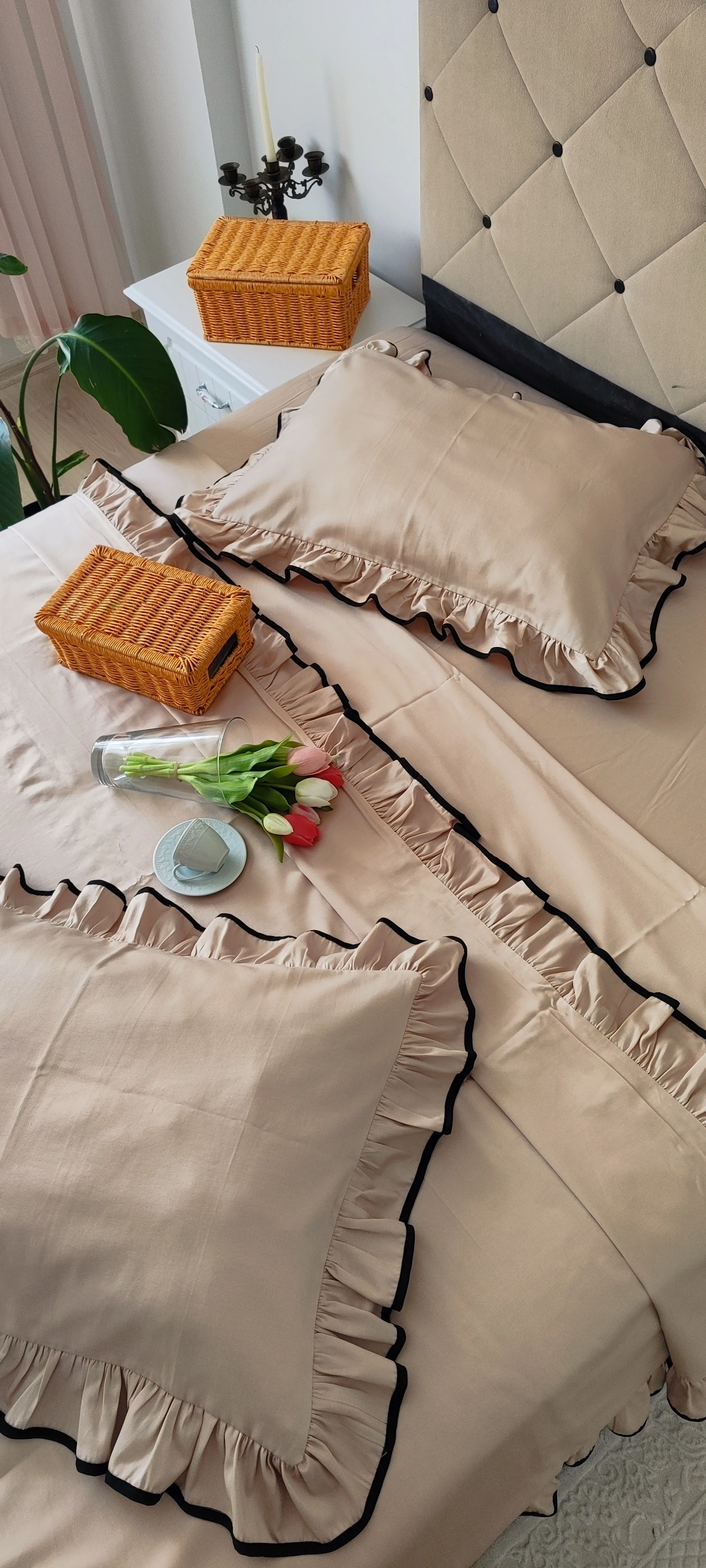 Fırfırlı Nevresim Takımı / Bej pamuklu saten 