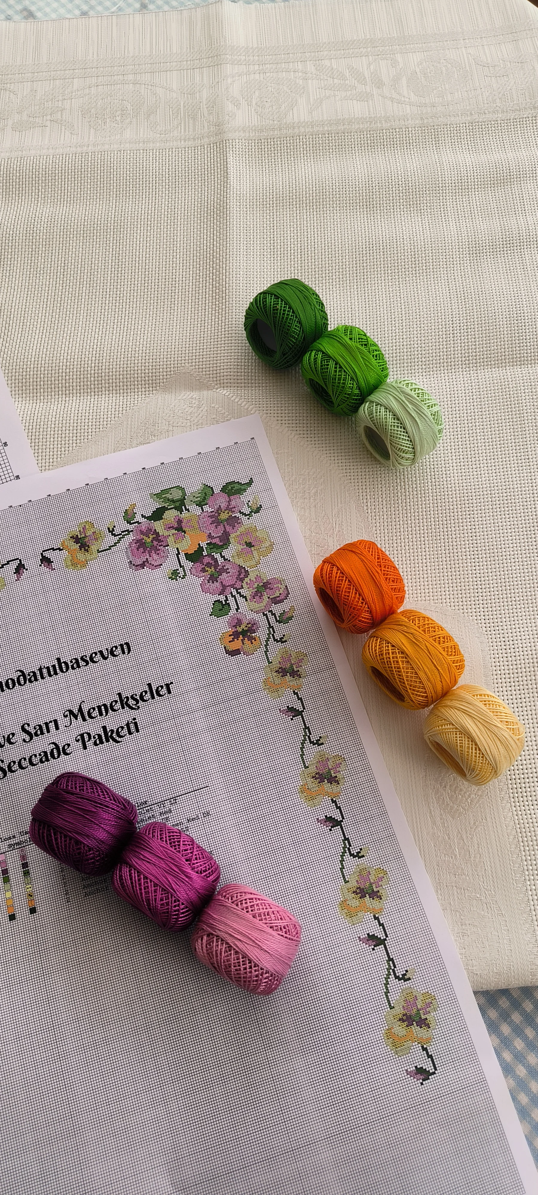 Seccede işleme kiti/ Mor ve Sarı menekşeler 