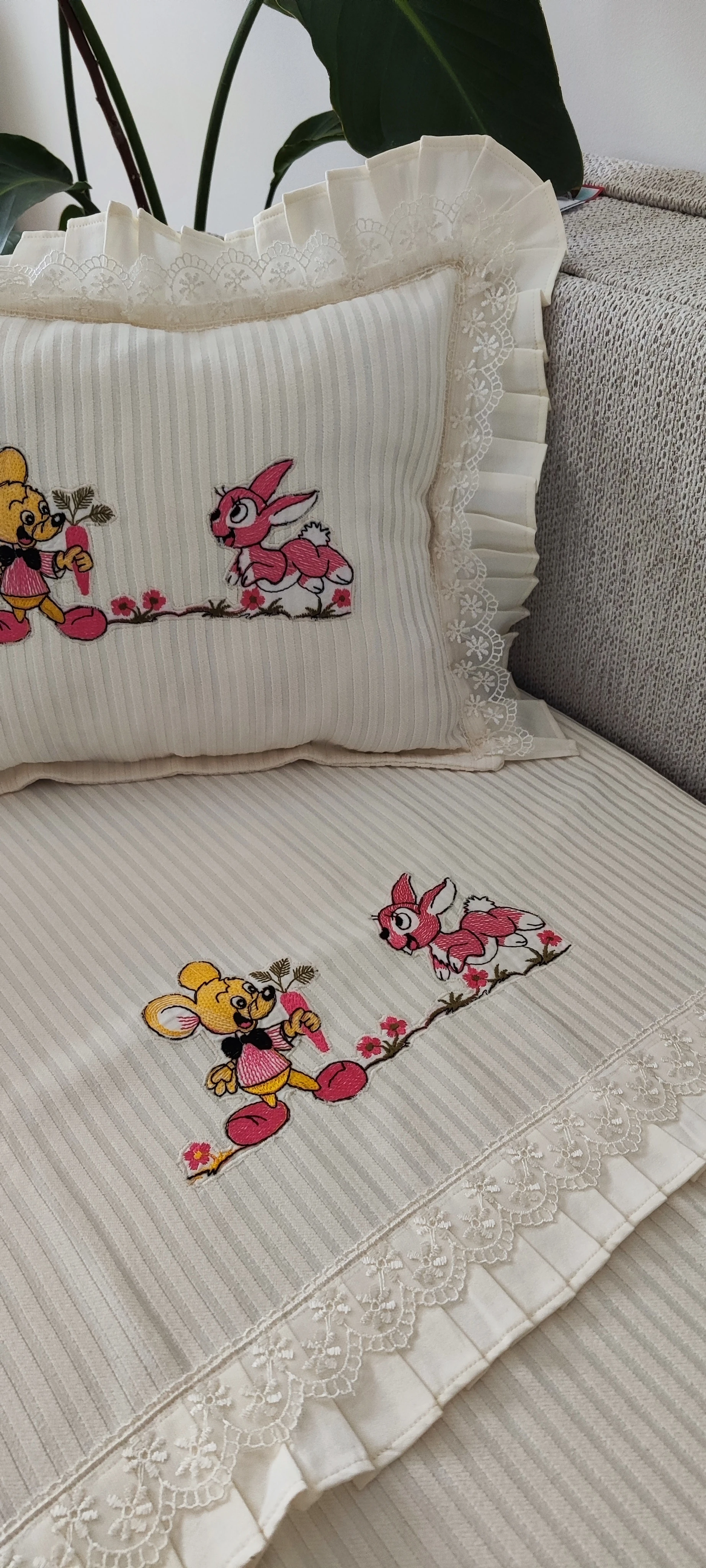 Bebek pikesi ve yastığı / nakışlı pikolu 