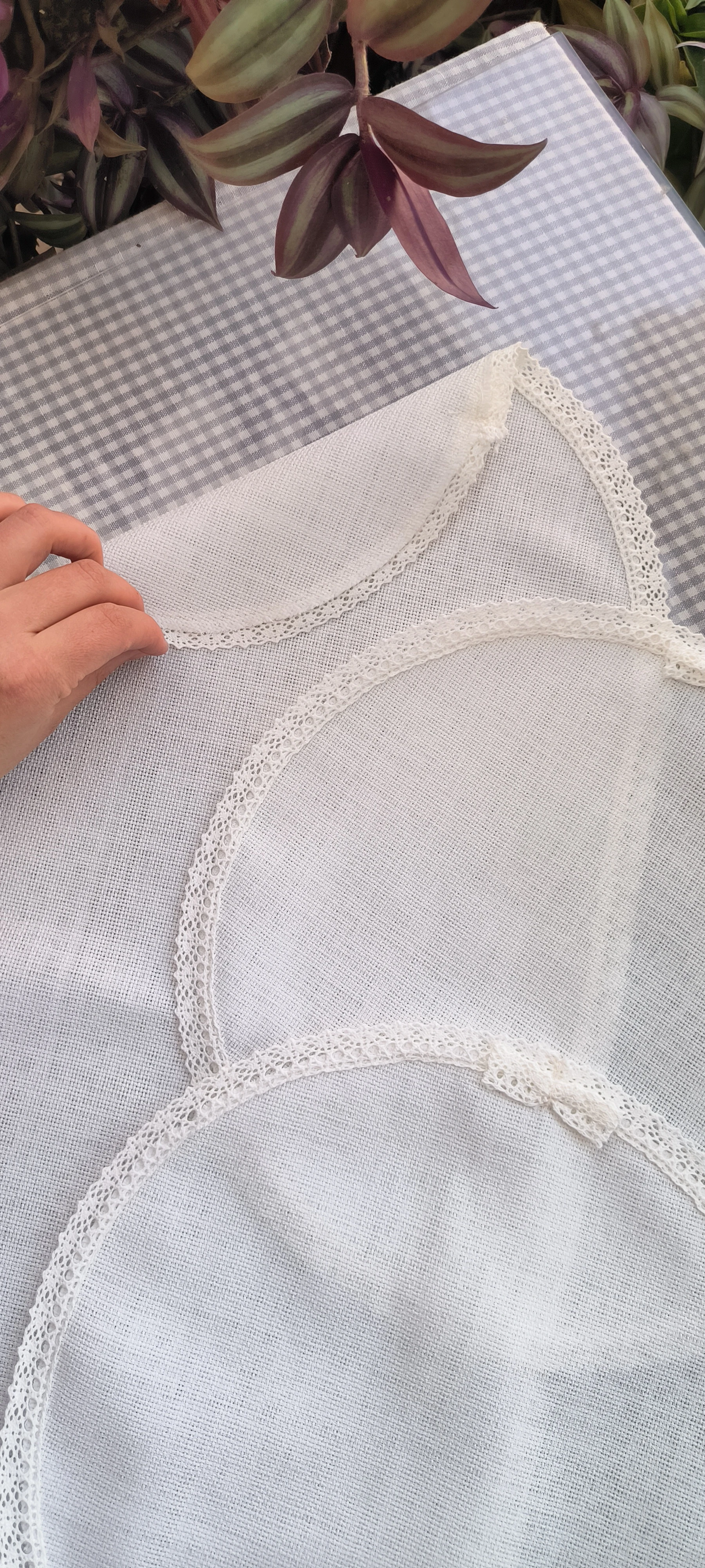 Yatak odası takımı işlenebilir kırık beyaz güpürlü 