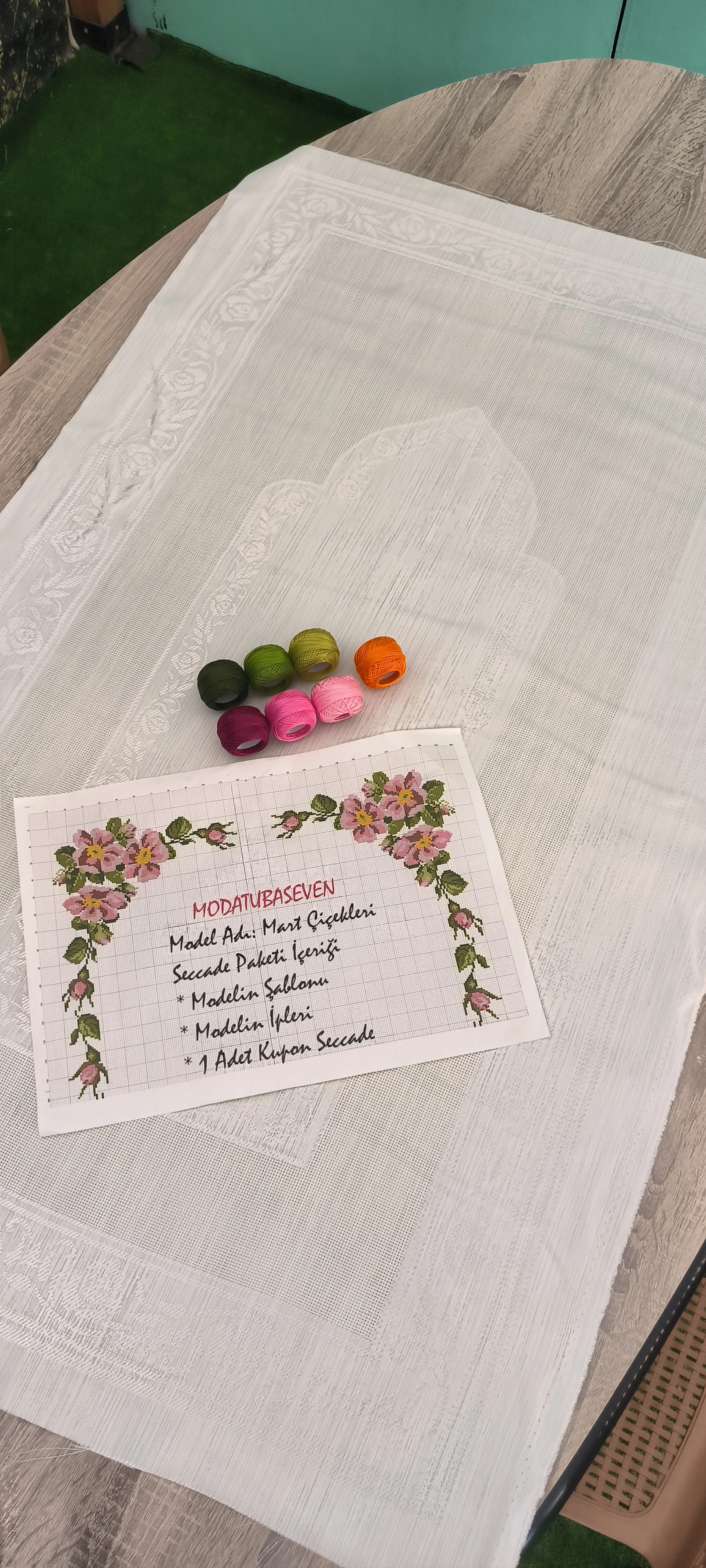 Seccade işleme kiti / Mart Menekşeleri 