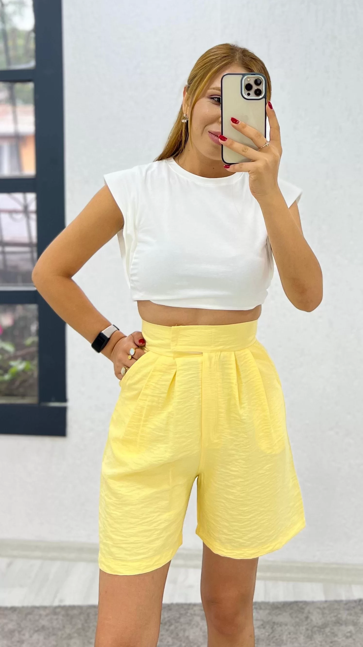 Pileli Keten Şort Sarı