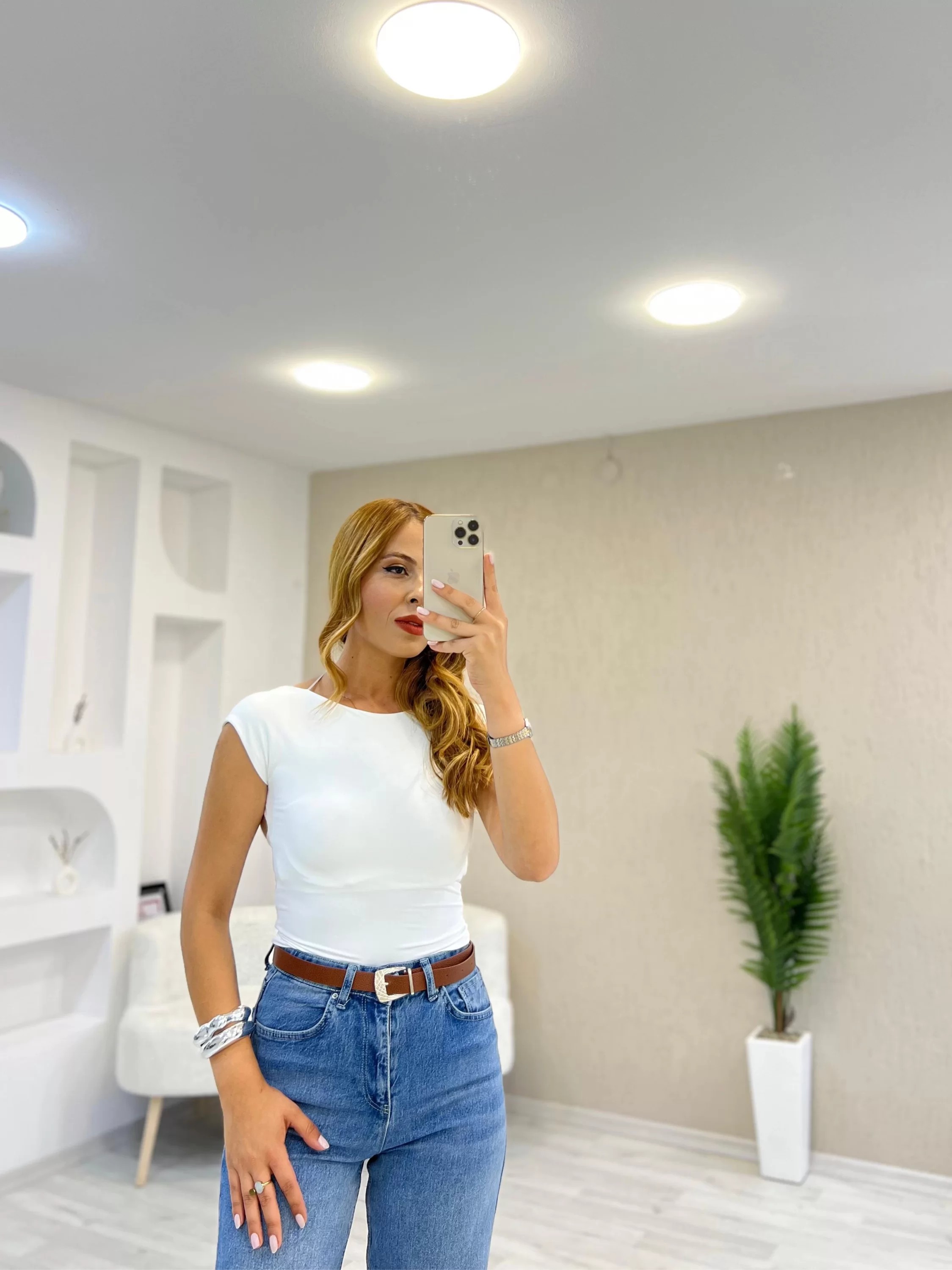 Sırt Dekolteli Sandy Kumaş Bluz Beyaz