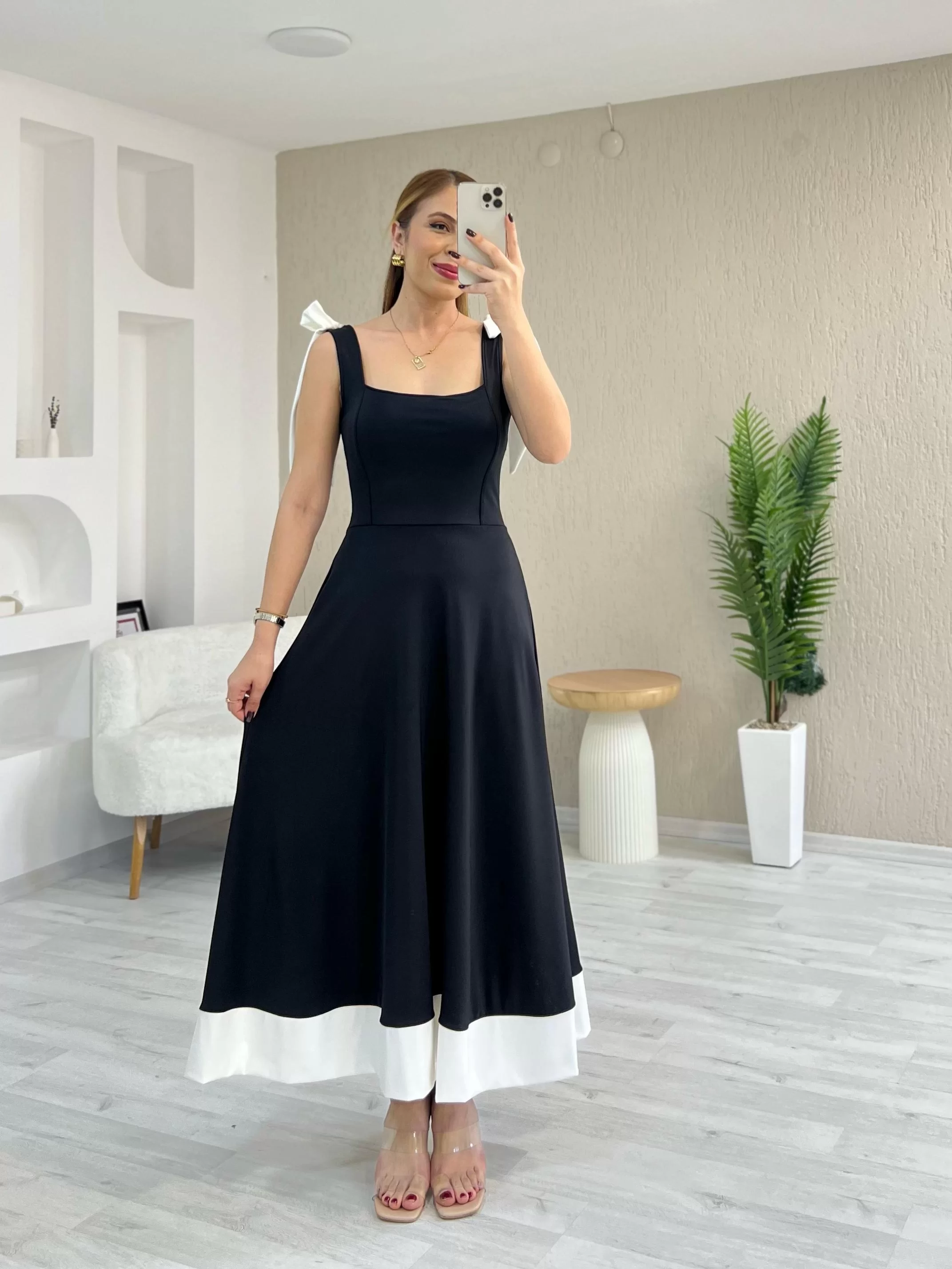 Beyaz Fiyonk Detay Maxi Elbise