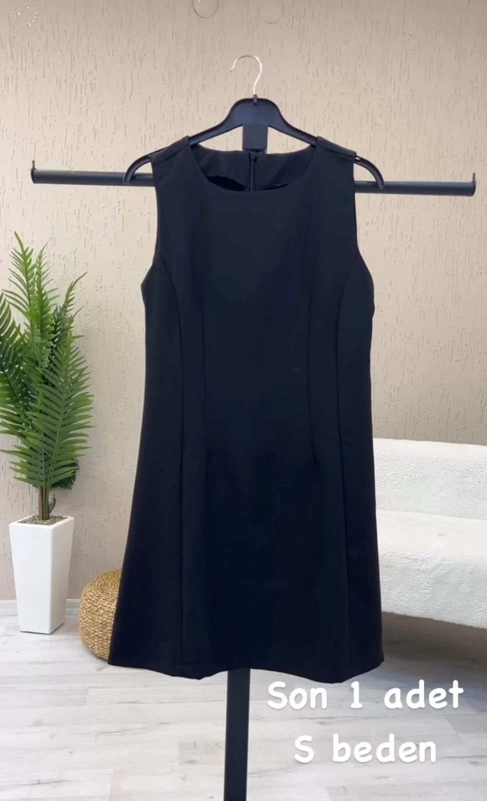 Dikişli Siyah Elbise