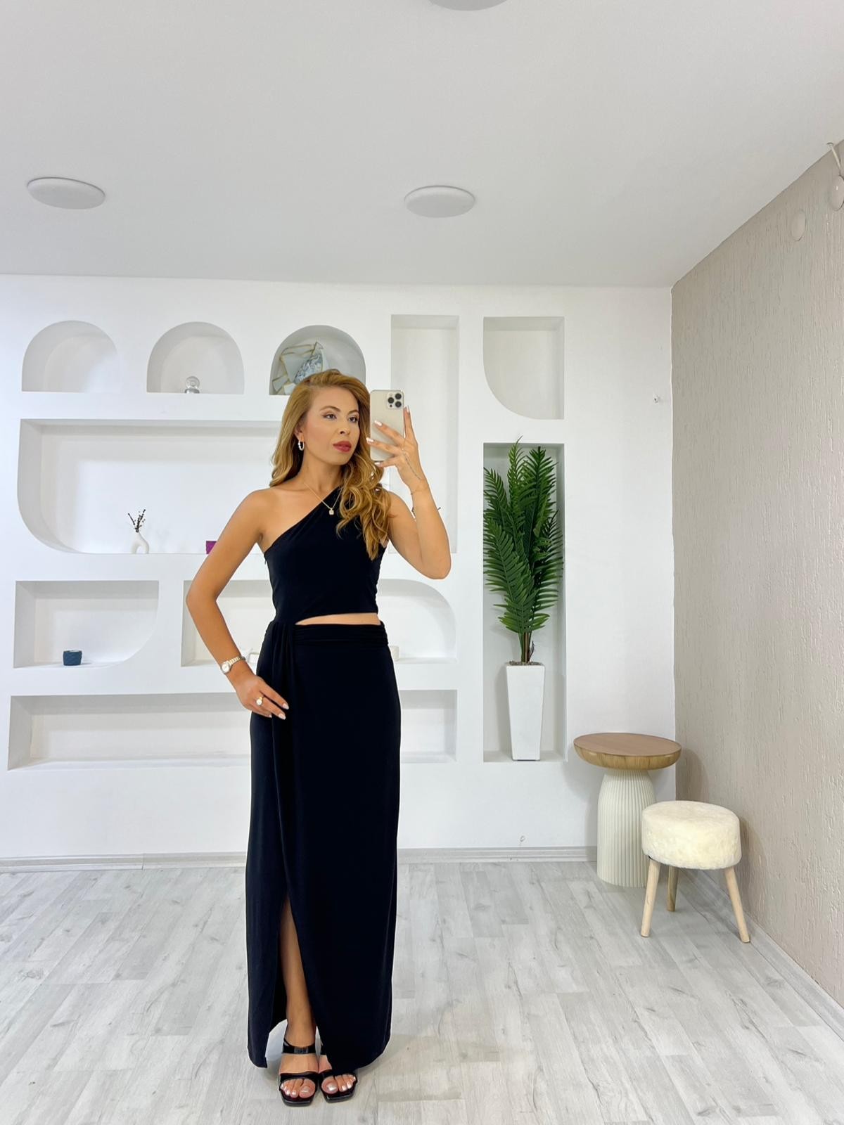 Sandy Kumaş Tek Omuz Drape ve Yırtmaç Detay Elbise Siyah