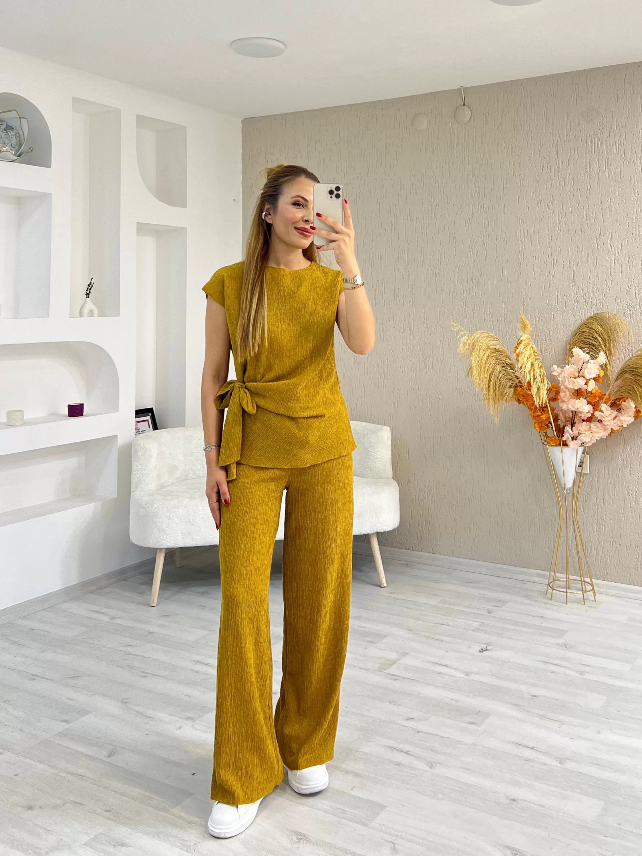 Bağlama Detaylı Krinkıl Kumaş Bluz Pantolon Takım Hardal