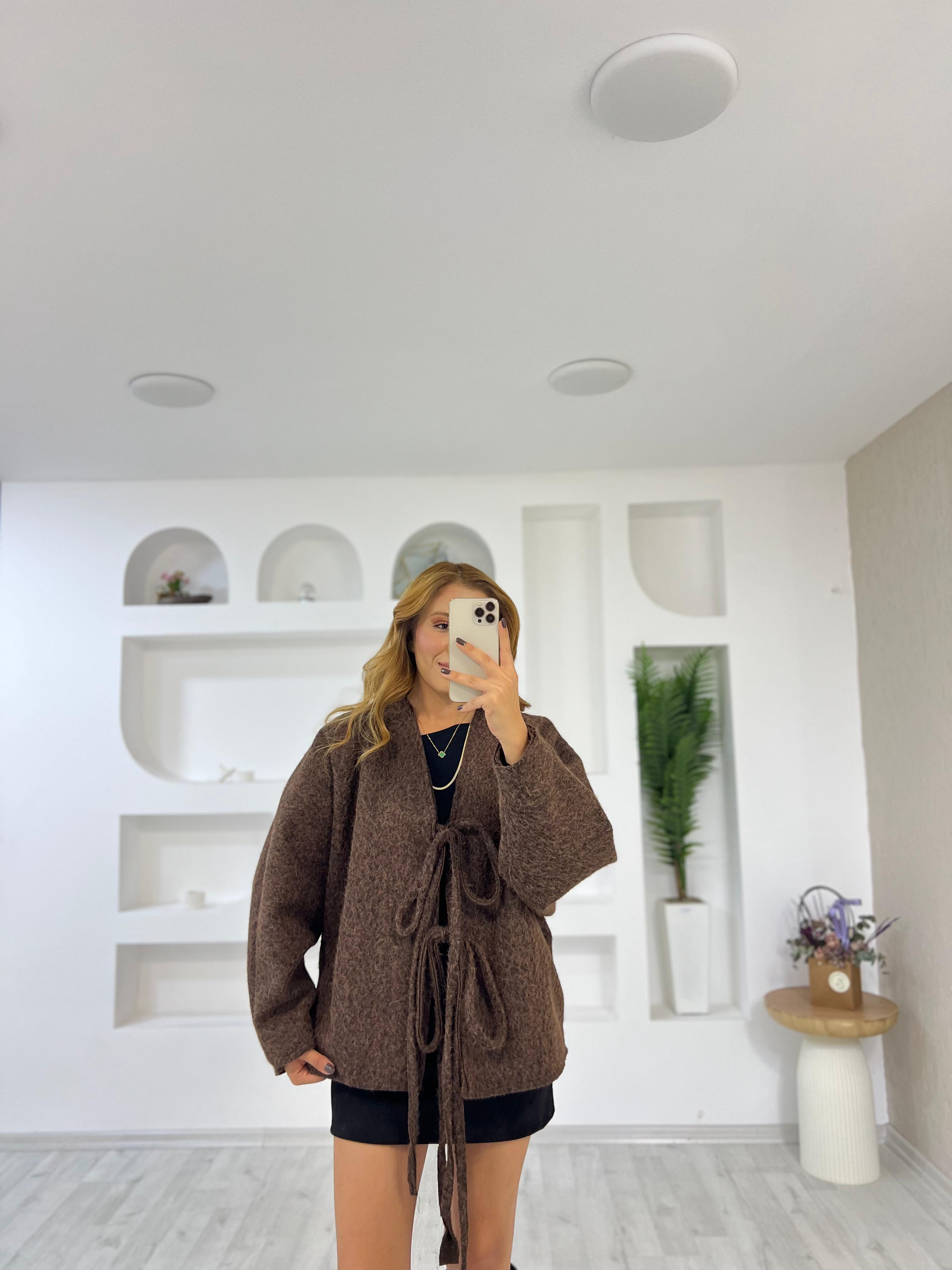 Bağlama Detay Uzun Tüylü Kaşe Ceket