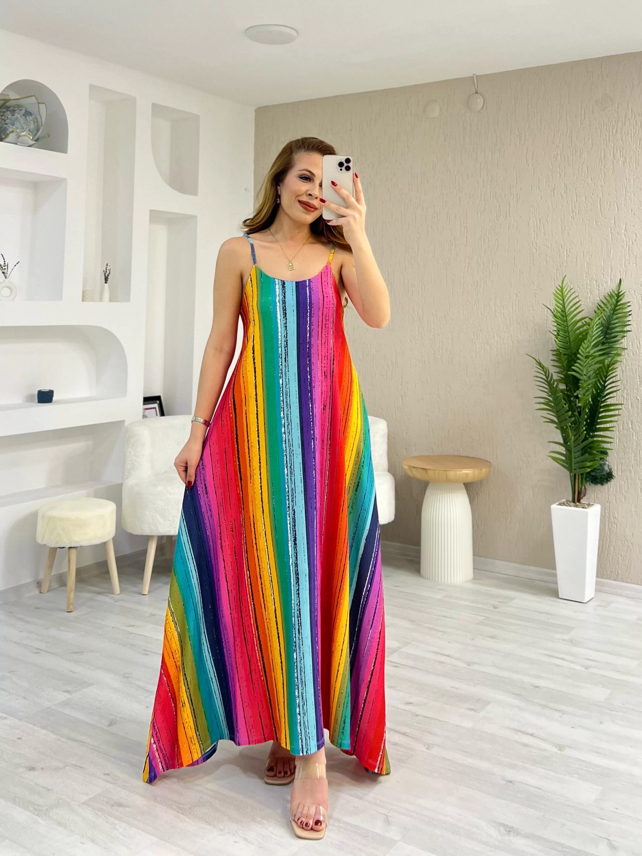 Desenli Askılı Maxi Boy Elbise Çok Renkli