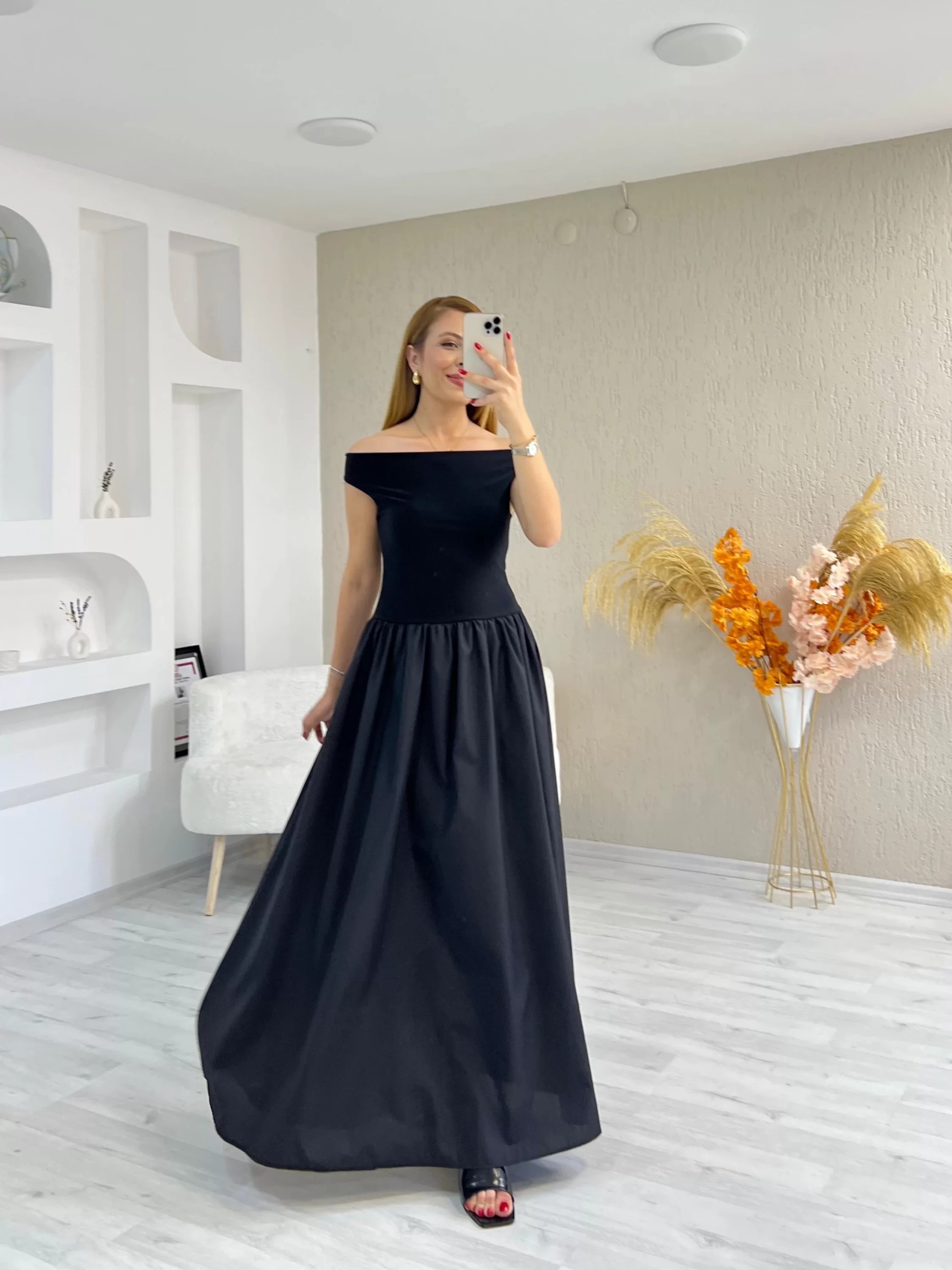 Kayık Yaka Poplin Detay Elbise Siyah