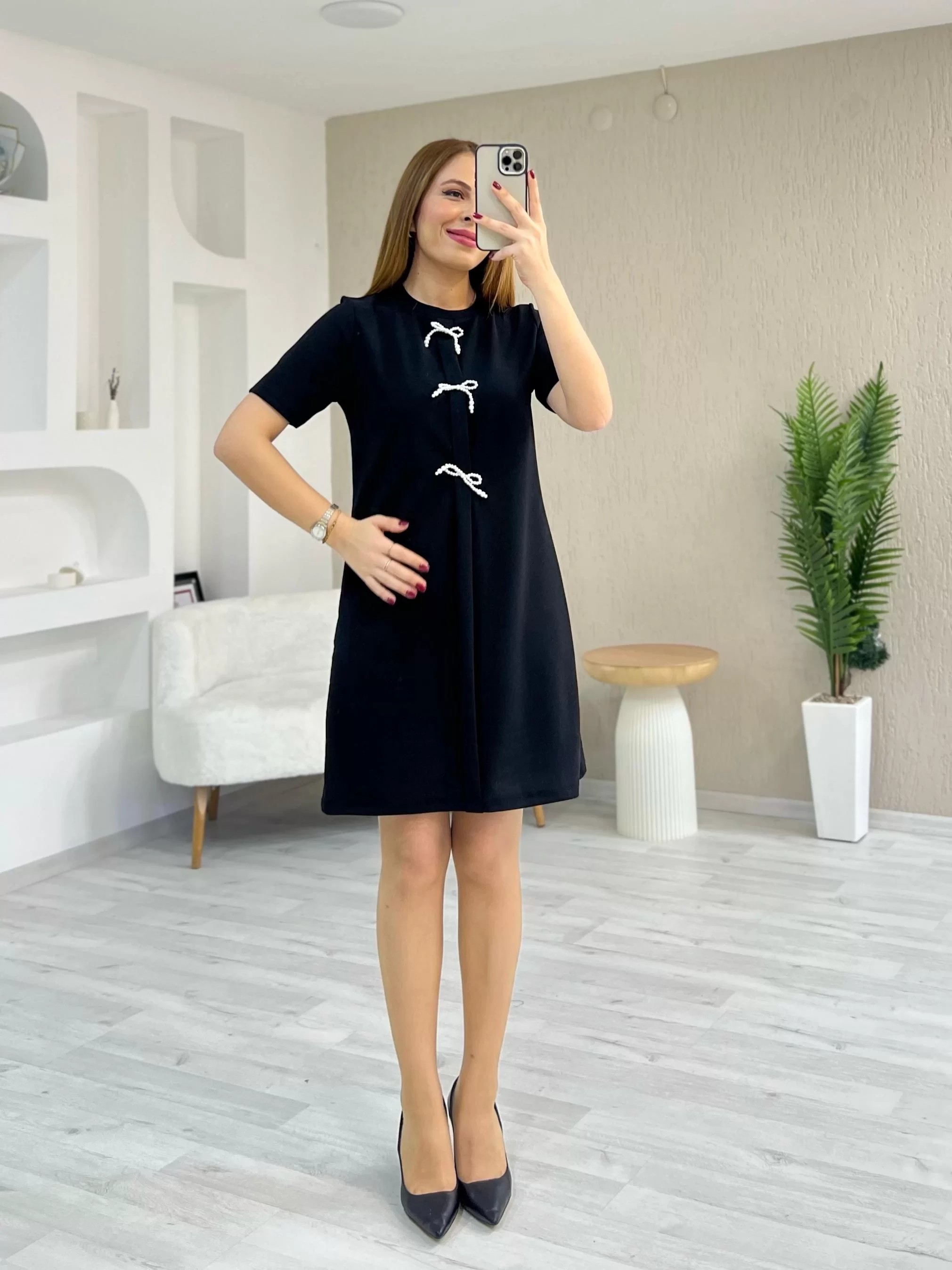 Krep Kumaş İnci Fiyonklu Elbise