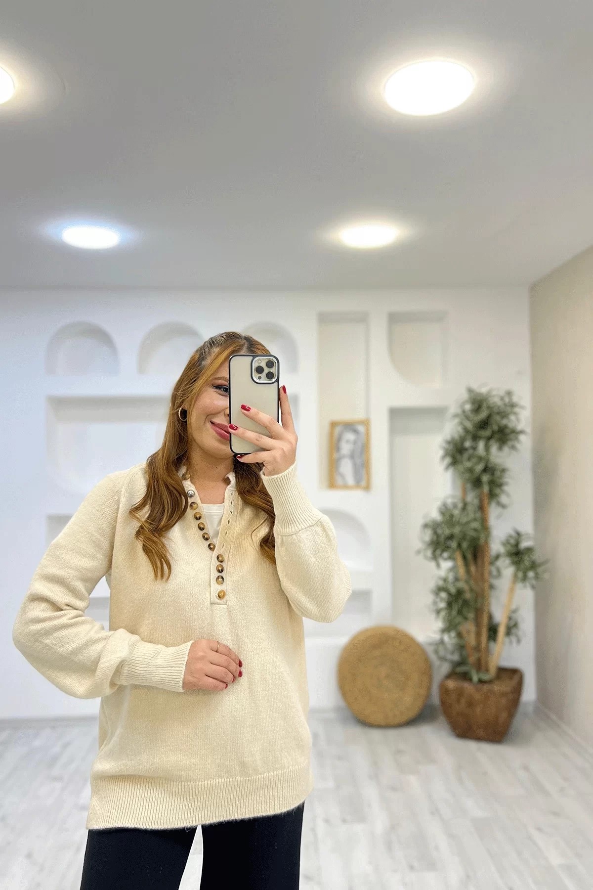 Düğmeli Düz Ekru Kazak