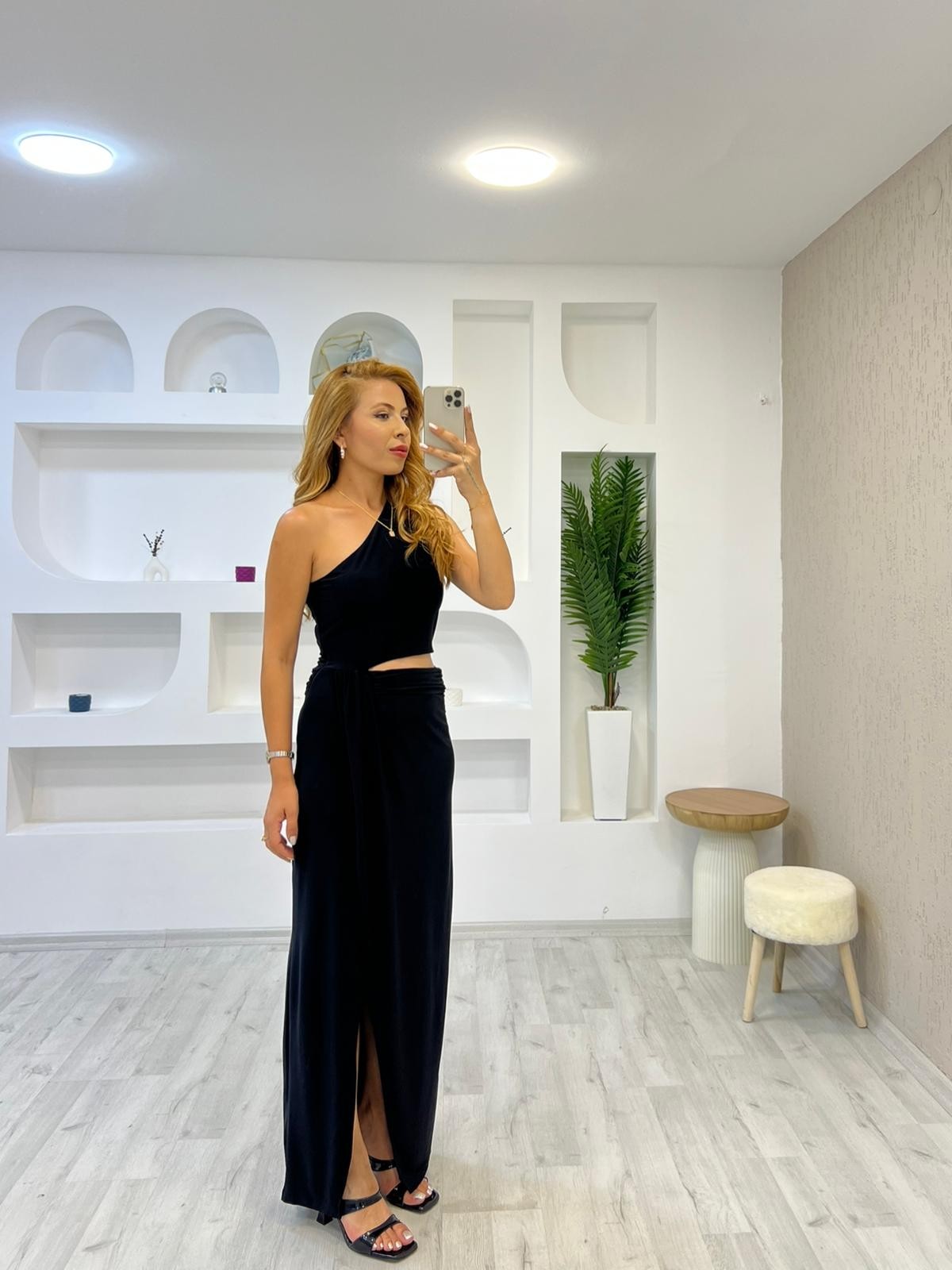 Sandy Kumaş Tek Omuz Drape ve Yırtmaç Detay Elbise Siyah