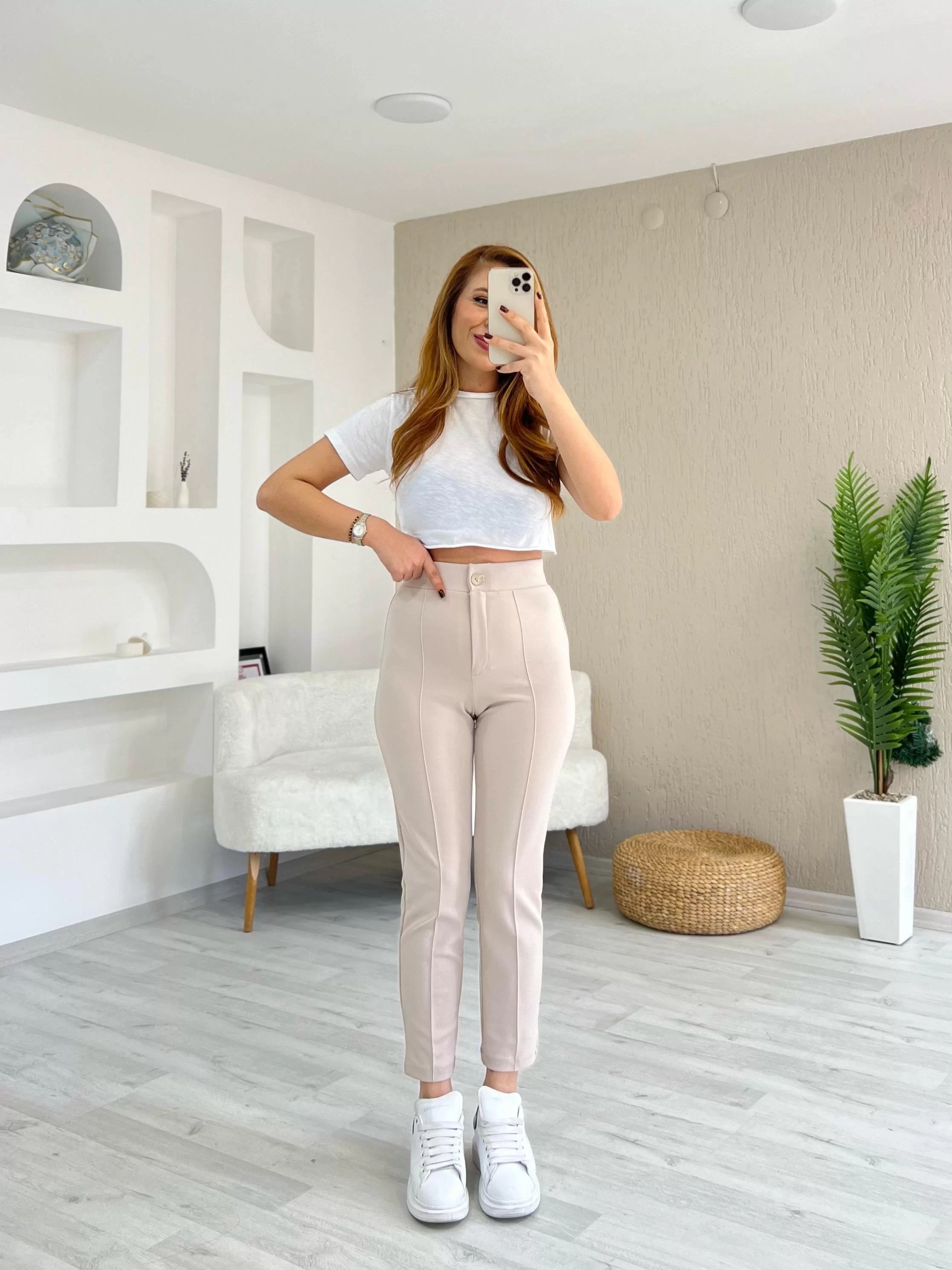Krep Kumaş Dar Paça Çimalı Pantolon Krem