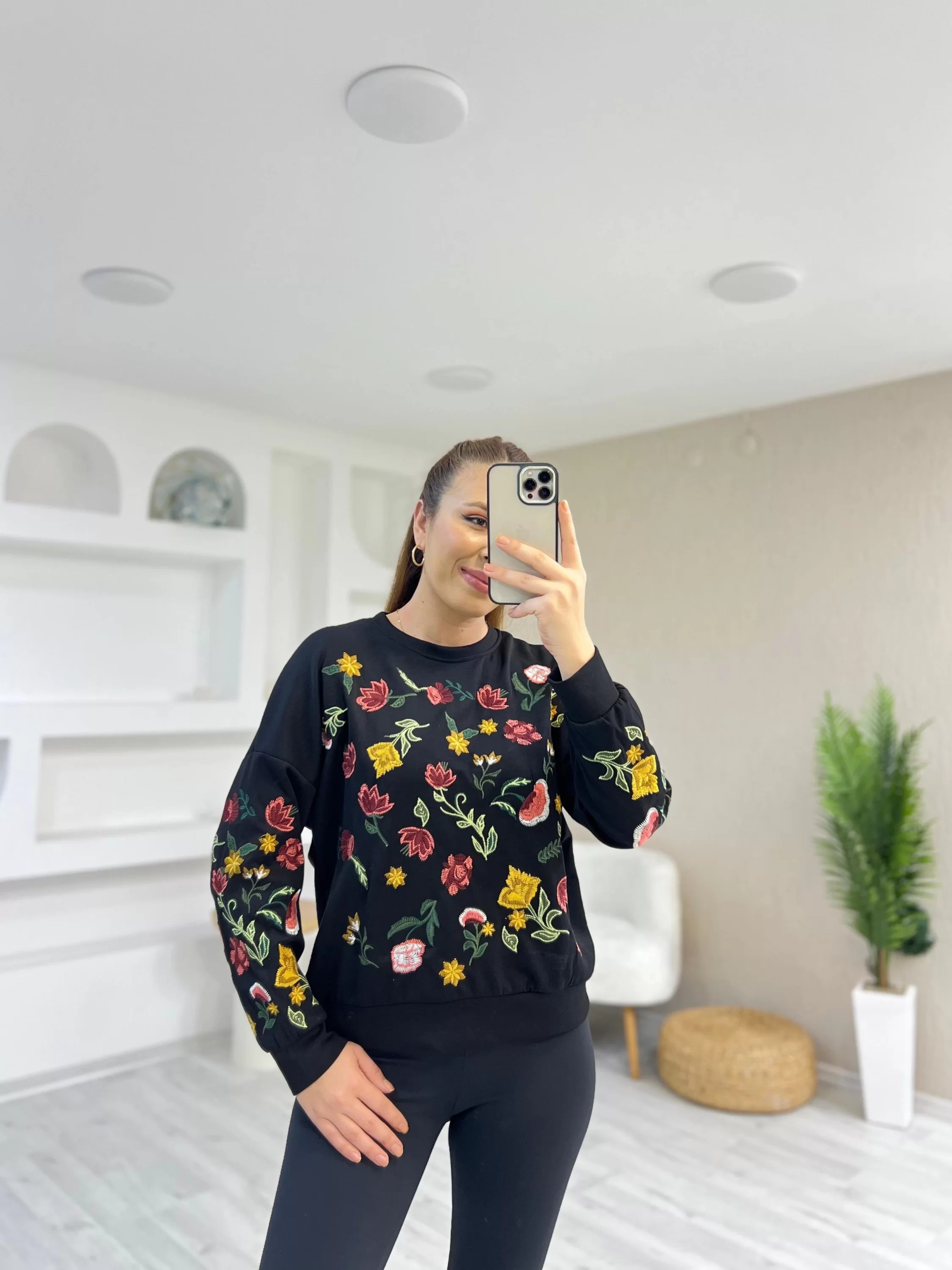 Nakışlı Siyah Sweat