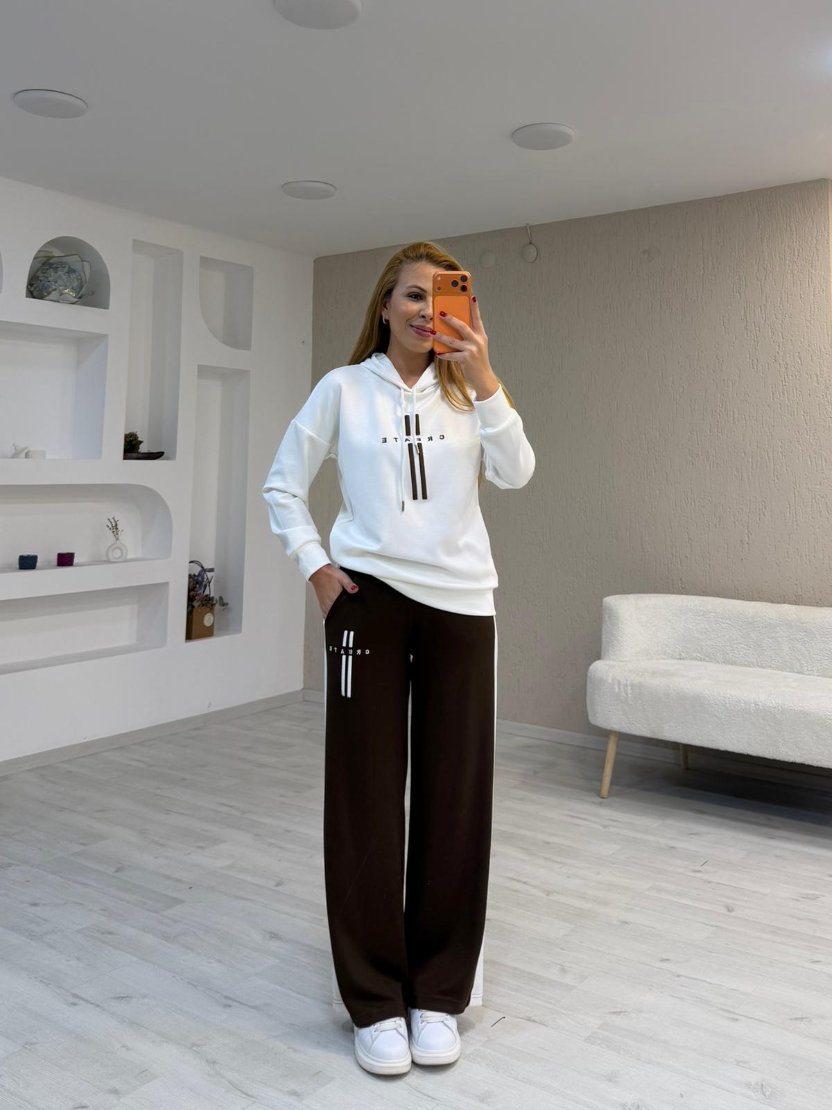 Nakışlı Garnili Takım - Beyaz