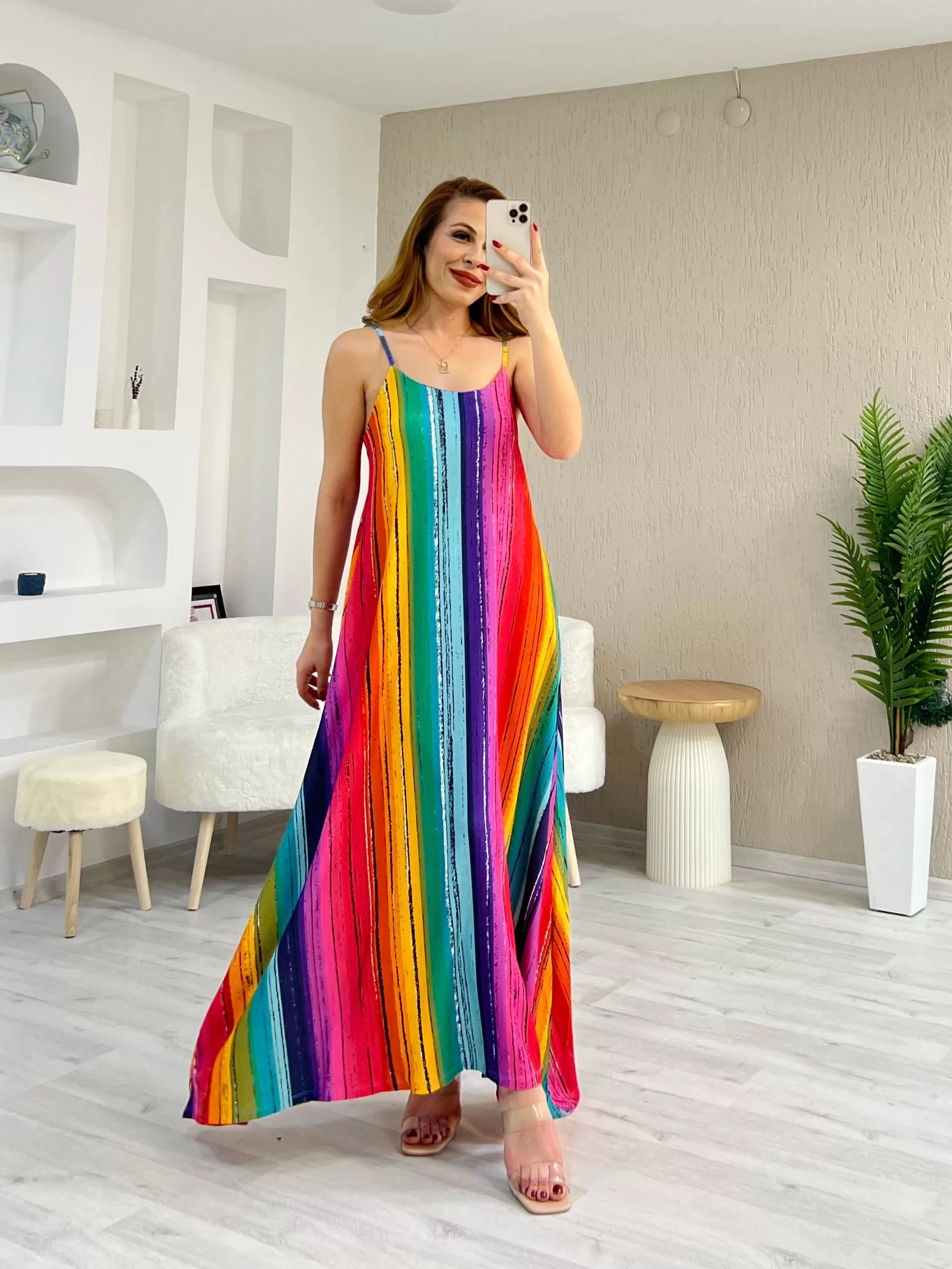 Desenli Askılı Maxi Boy Elbise Çok Renkli