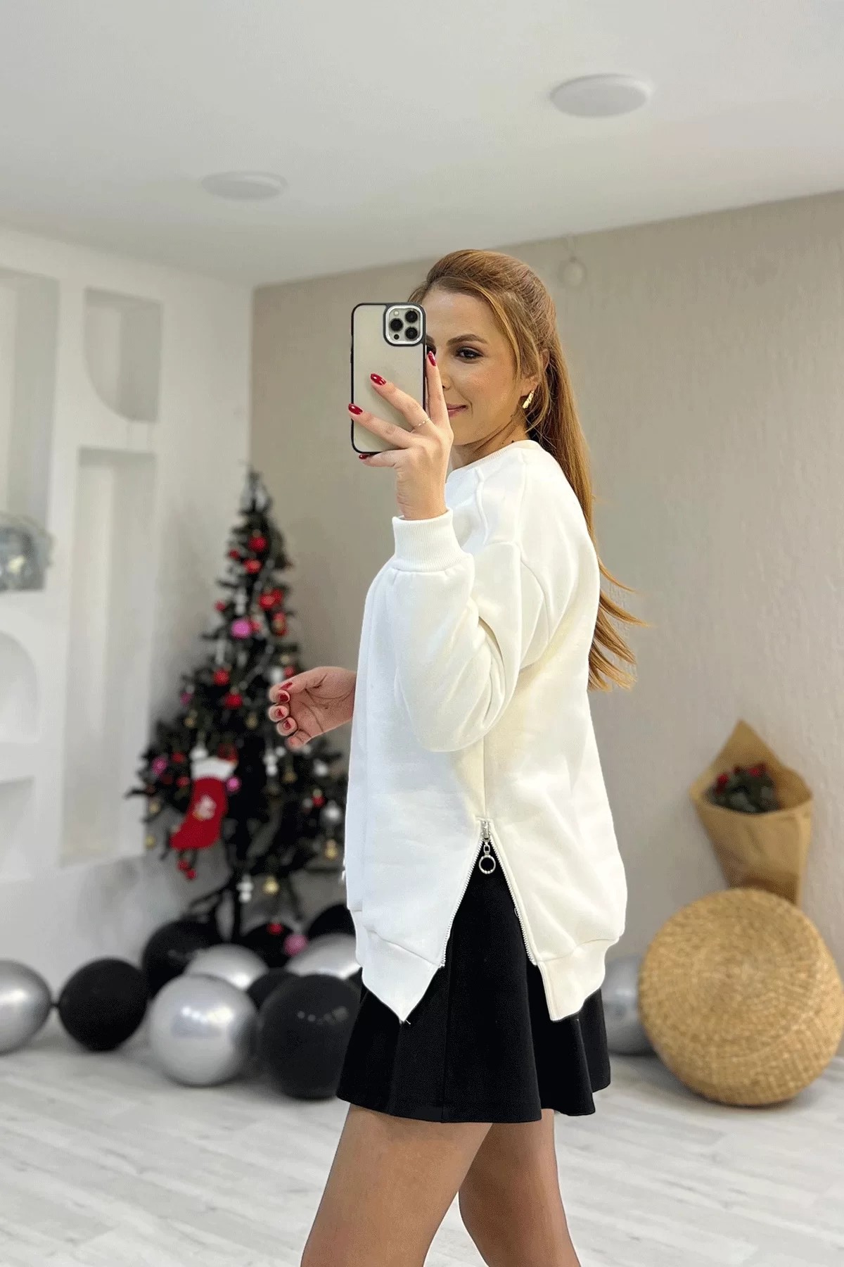 Yan Fermuarlı Beyaz Sweatshirt