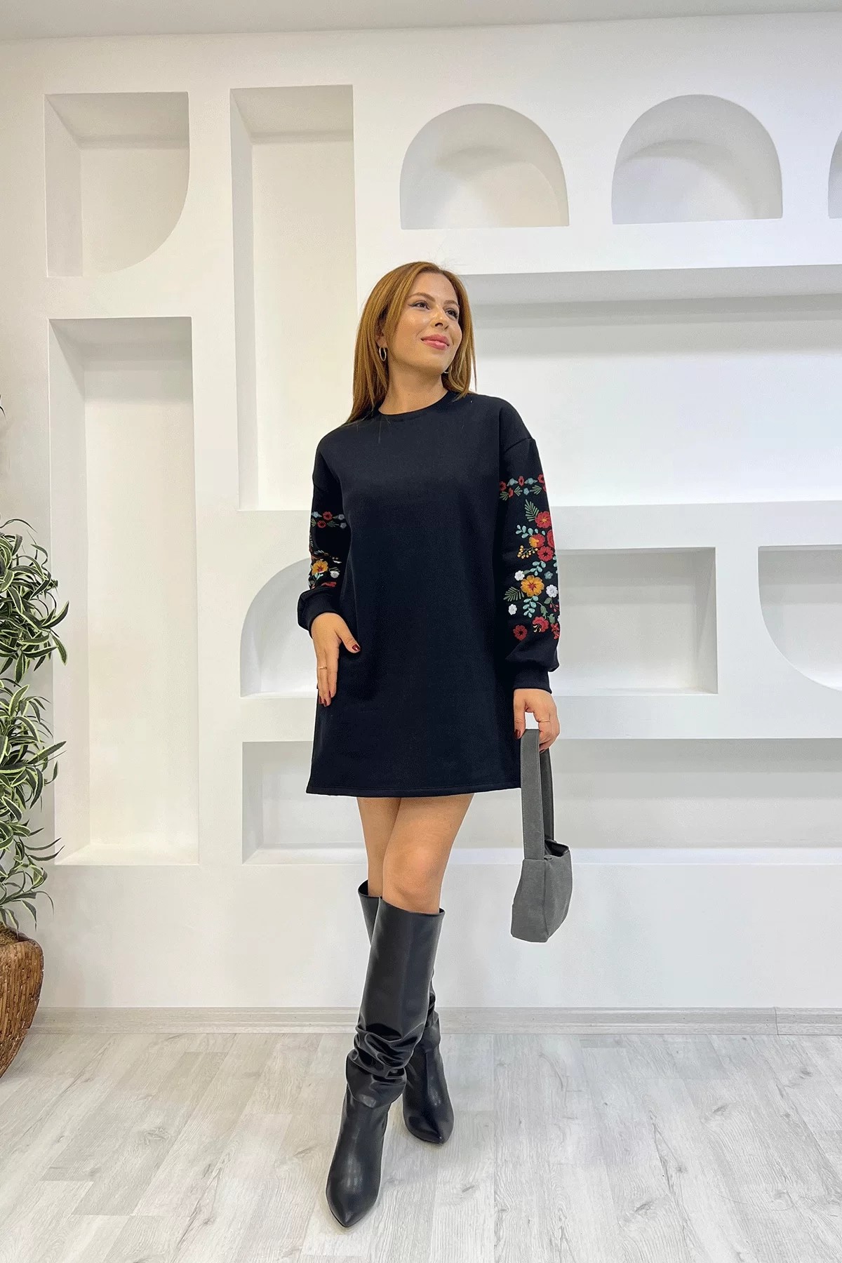 Orjinal Marka Nakışlı İçi Şardonlu Sweat Siyah Elbise