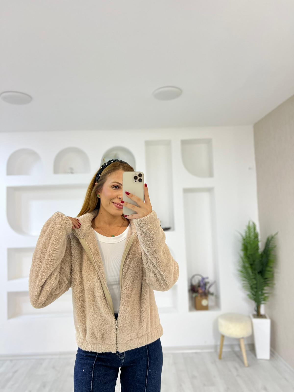 Yakalı Peluş - Krem