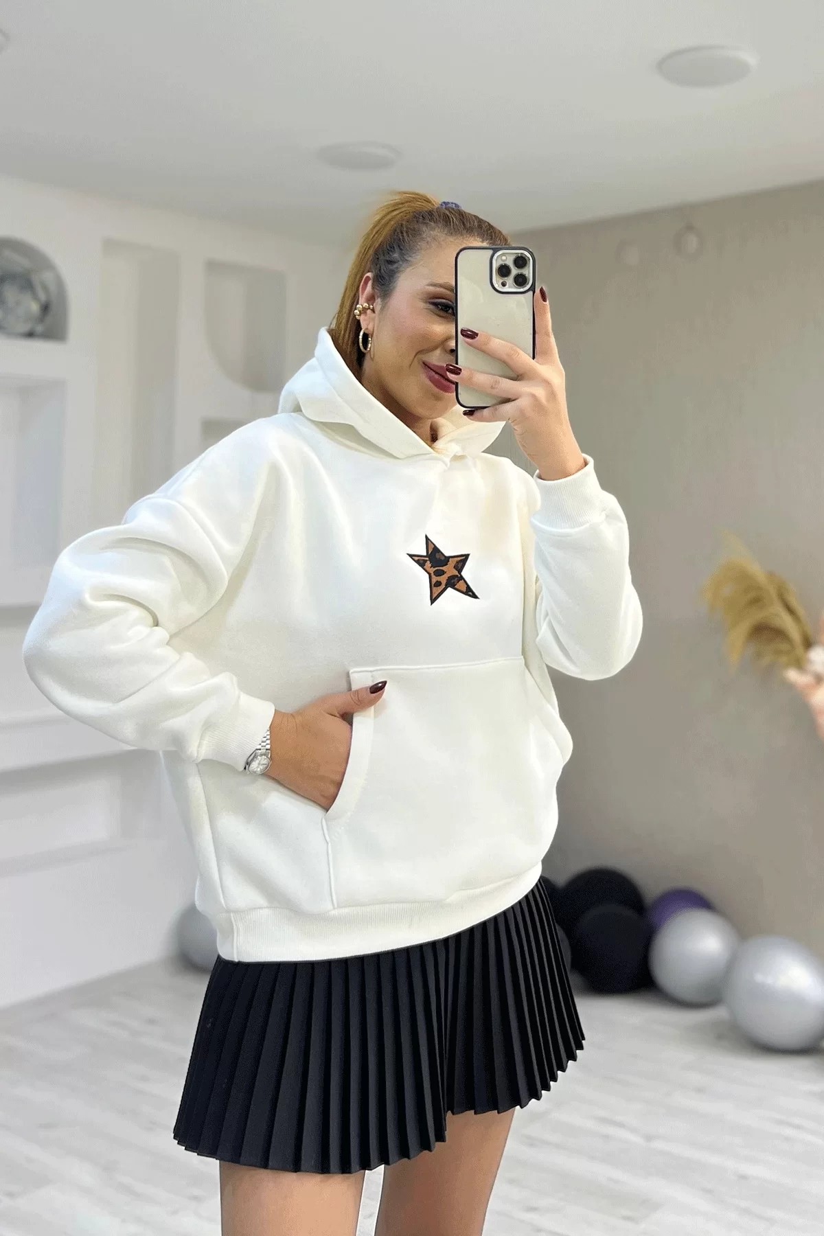 Yıldız Baskılı Zara Beyaz Sweatshirt