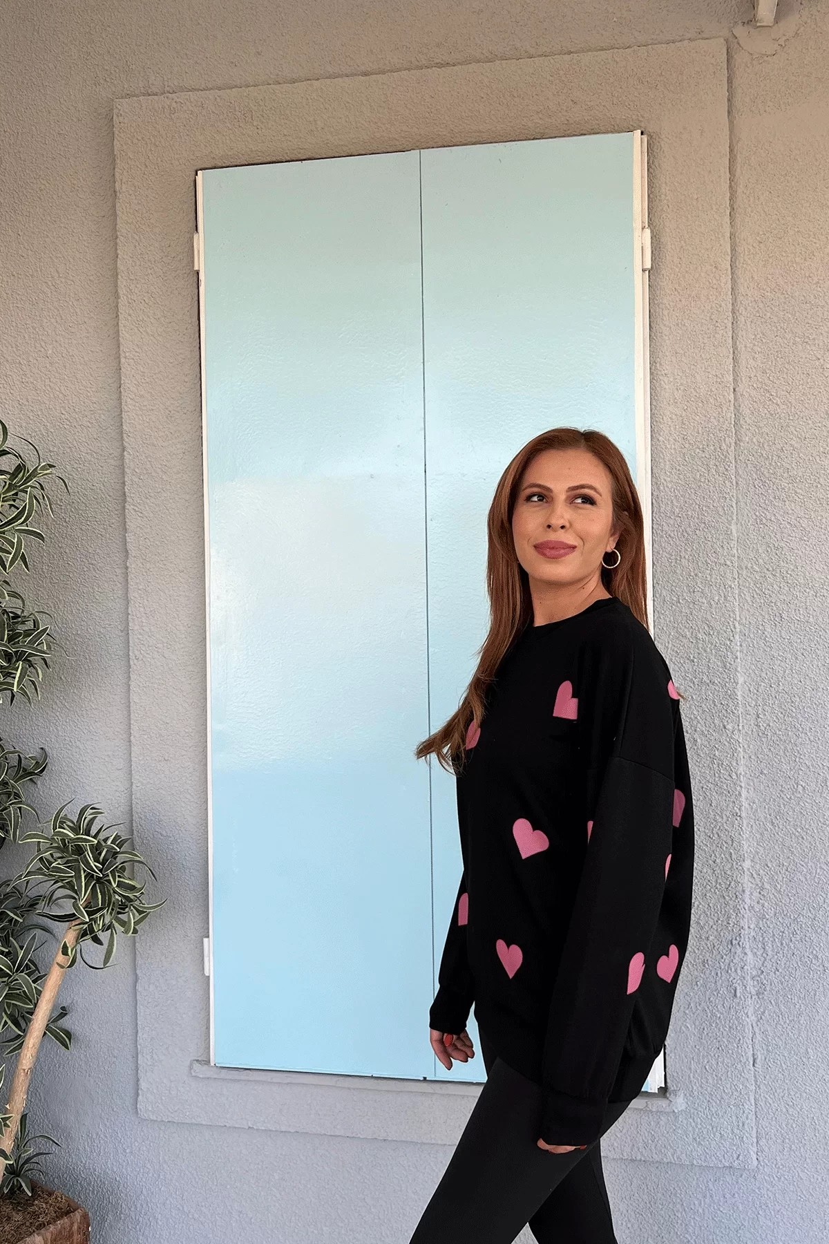 Pembe Kalp Baskılı Siyah Sweatshirt