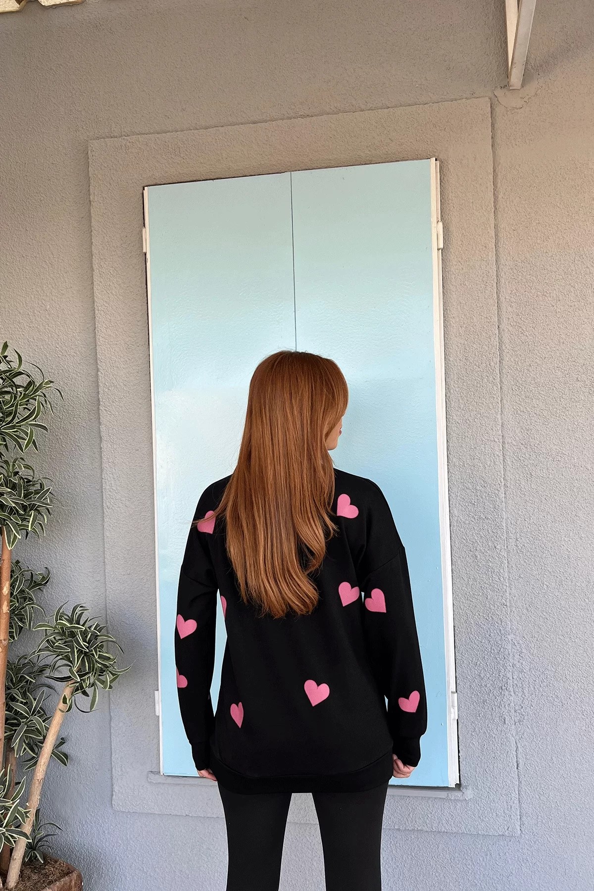 Pembe Kalp Baskılı Siyah Sweatshirt