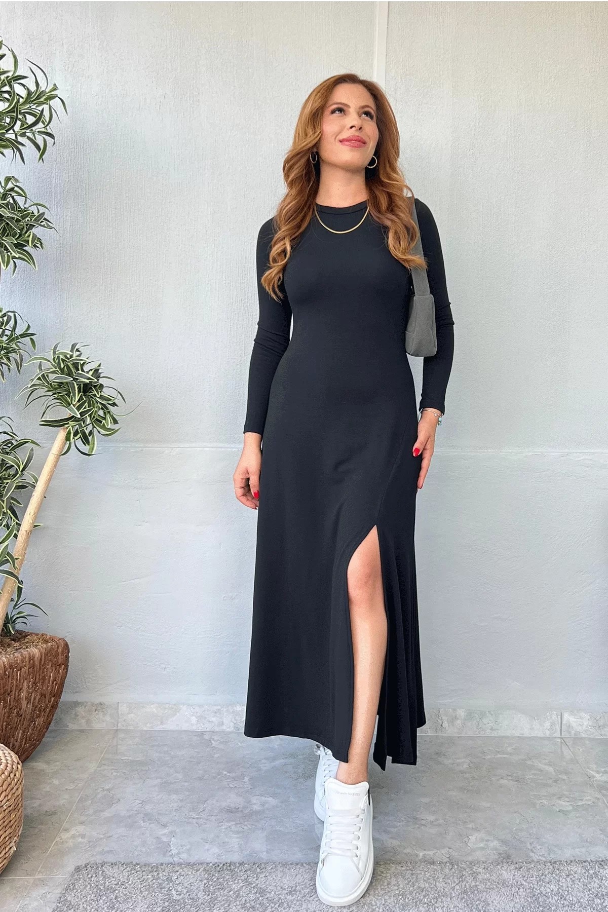Bisiklet Yaka Yırtmaçlı Maxi Siyah Elbise