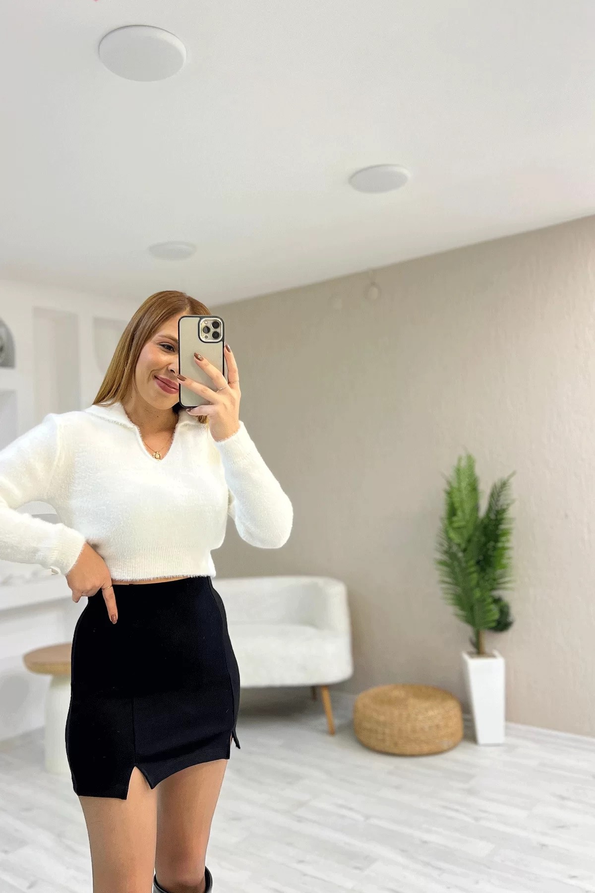 Yırtmaç Detaylı Siyah Etek
