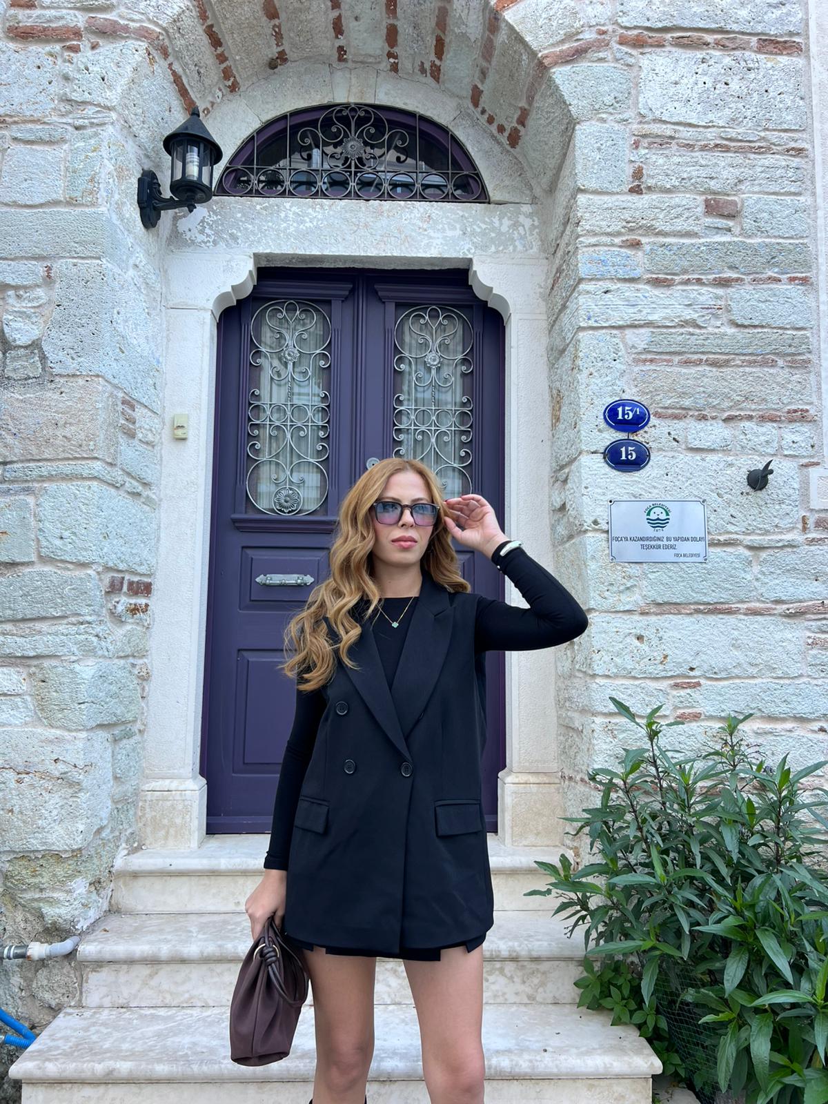 Krep İç Astarlı Kapaklı Yelek - Siyah