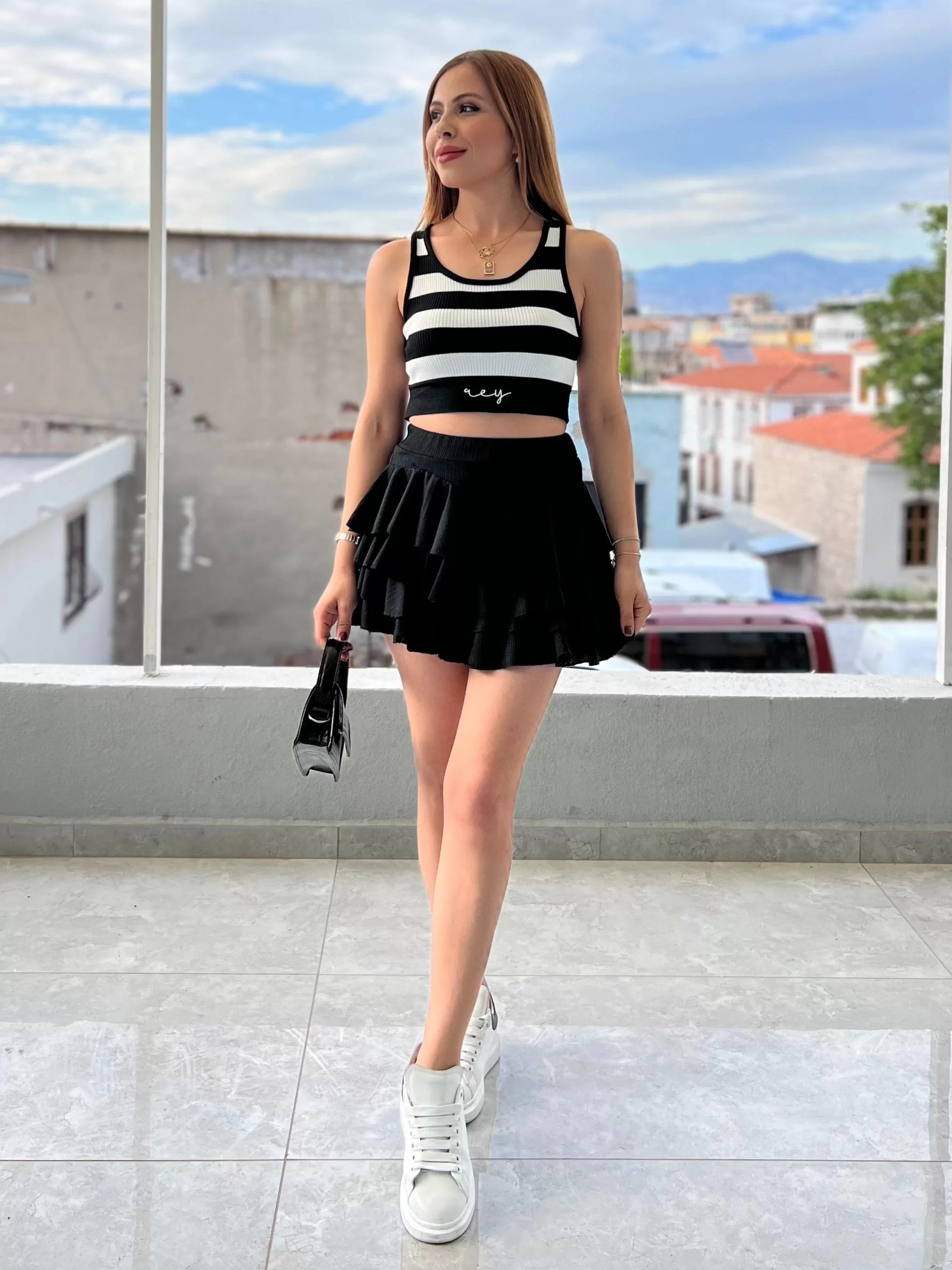 Fırfır Detay Etek Siyah