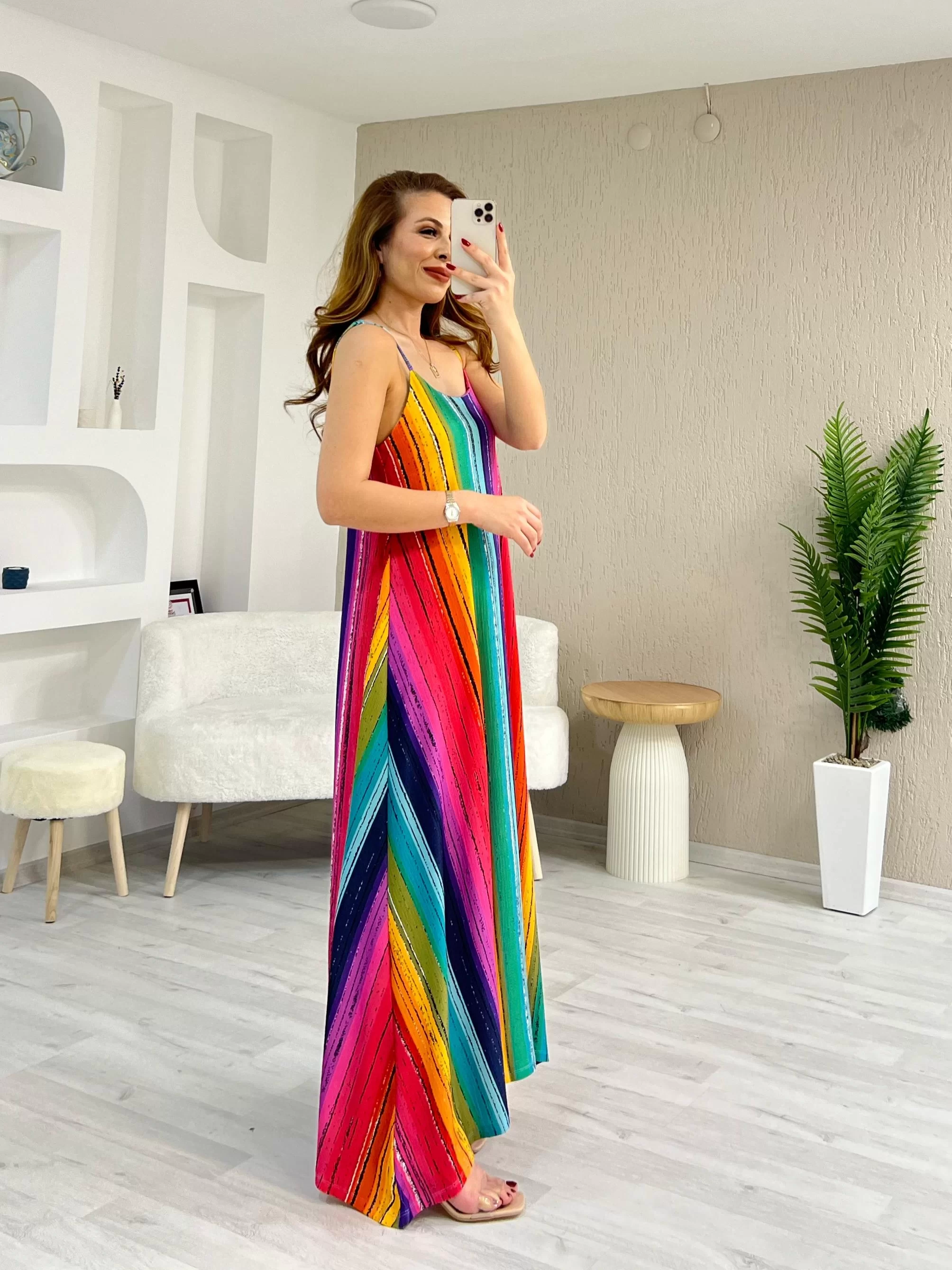 Desenli Askılı Maxi Boy Elbise Çok Renkli