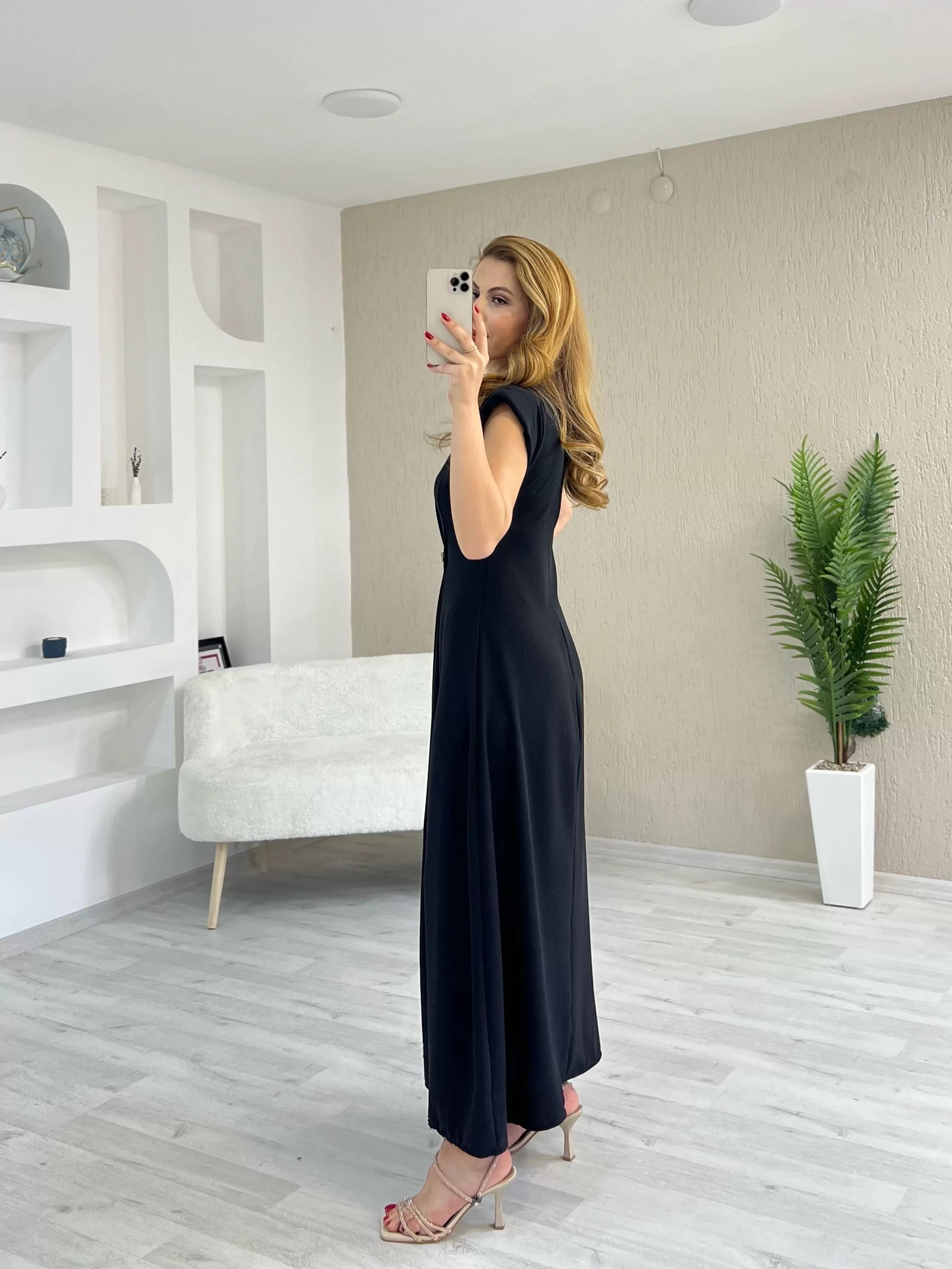 Vatkalı Toka Detay Elbise Siyah